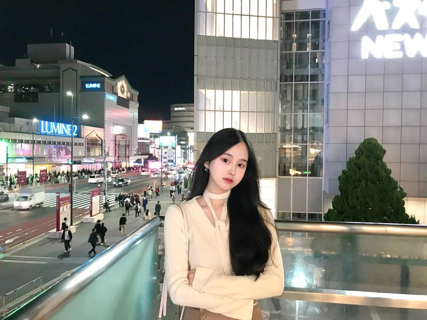 1일차 #예나와여행

오늘 숙소에 1시 30분이면 도착인데 길을 엉뚱한 곳으로 다니고 
헷갈려서, 2시간이면 올 거리를 3시간 30분만에 왔따🤭😵‍💫😵‍💫

그렇게 숙소에서 짐 풀고 쉬다보니 벌써 4시 30뷴……………

초밥 먹으러 갔다가 쇼핑도 했다가 근데 또!? 길을 헷갈려서 그냥 오늘 하루는 여행이 아니라 운동한 날이라고 해도 과언이 아님..;;;

그리구 물건도 이것저것 사고
편의점도 털구… 뭔가 많이 했는데 막상 많이 한게 읎따..

낼부터는 더 알차게 보내야지!!
( 오늘은 진짜 새벽부터 일어나서 공항 가느라 너어무 힘드렀움… )

• 숙소 와서 씻구 바로 올리려구 했는데 잠들었따는.. 😮‍💨😮‍💨🤦🏼‍♀️