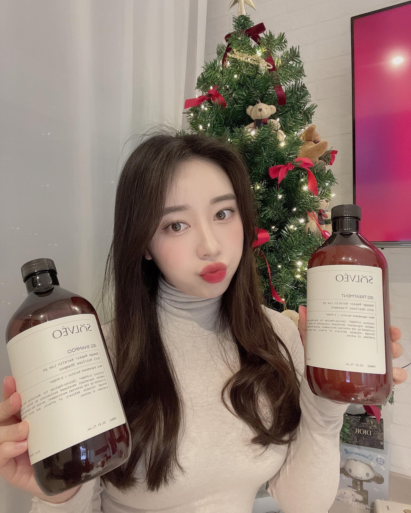 솔브이오... 당신...
샴푸 트린트먼트 까지 향기가 너무 좋자나여☺️

상큼달달 시트러스 향에 약산성 
탈모방지 효과까지 너무 꿀템인데 ,,
다들 모르기 없기!!😉

진짜 내 정착템❤️ 추천추천템 ❤️‍🔥