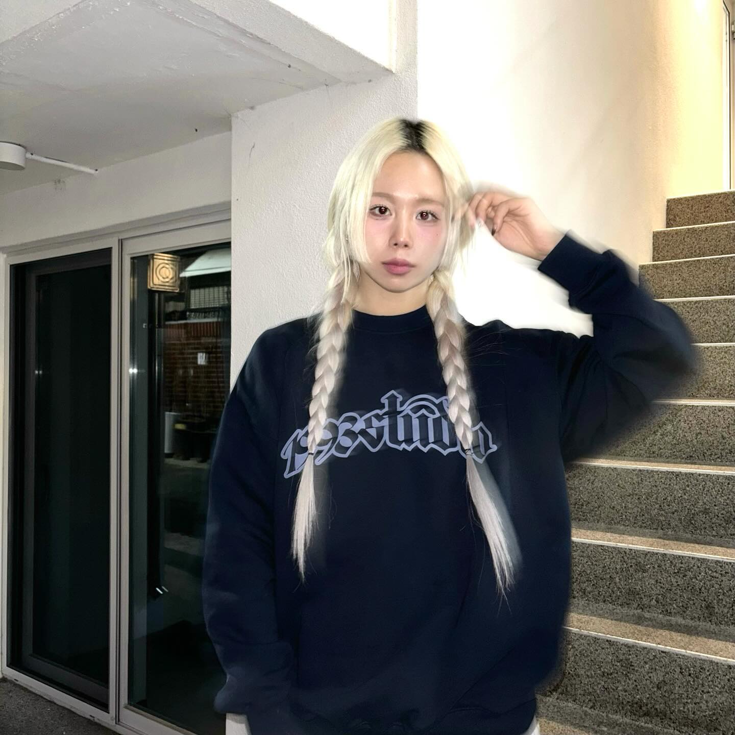 #협찬 #광고 
1993studio_official 1993_crew 
지금 날씨에 입기 딱 좋은 셋업🪼🩵
.
.
#1993studio #1993스튜디오 #스웨트셋업