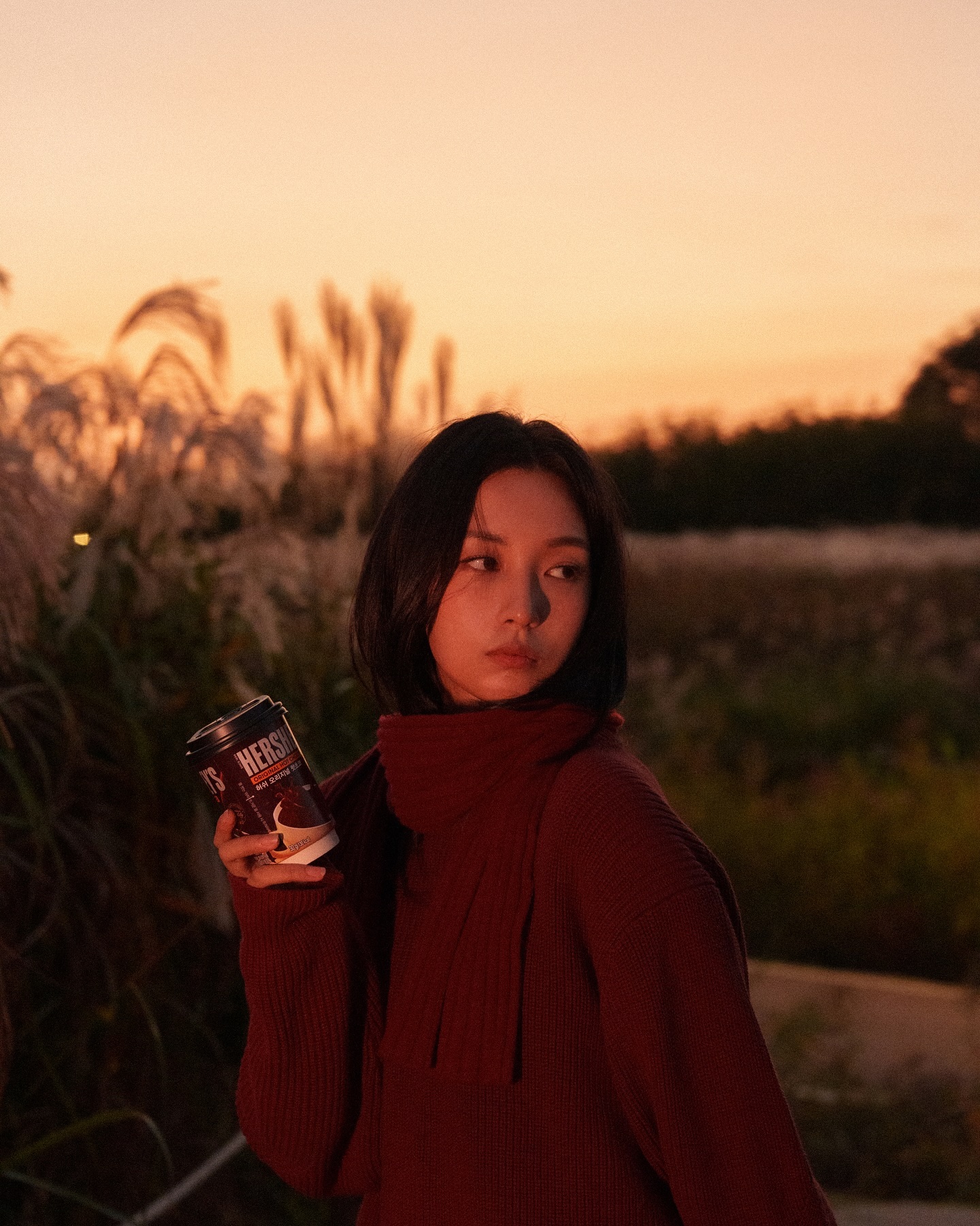 놓치고간 추억을 보느라 지금 우리의 시간을 놓치지말아요.

📸: hosu.film