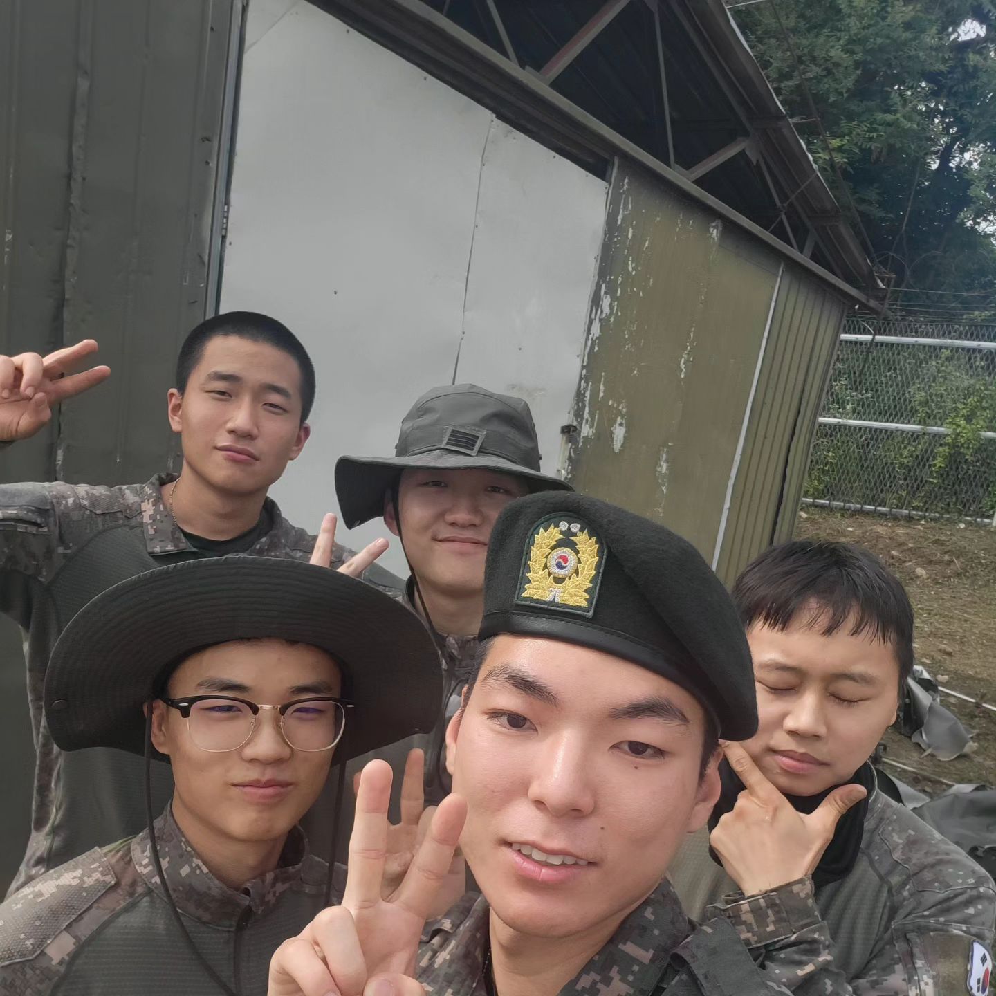 전역을 축하해주신 모든분께 감사드립니다😊
1년6개월간 미안했고 고마웠습니다
이제 자주 보진 못하겠지만 연락은 계속하고
민간이 고재원으로 찾아뵙겠습니다🤗
.
.
.
.

#소통 #소통스타그램 #팔로우 #맞팔해요 #친스타그램 #선팔 #맞팔 #좋아요 #인친 #팔로미 #맞팔환영 #선팔환영 #팔로우환영 #일상  #followme #follow4like #맞팔고 #맞팔좋아요 #맞팔반사 #맞팔은댓글 #맞팔그램 #군인스타그램 #전역사진 #해방