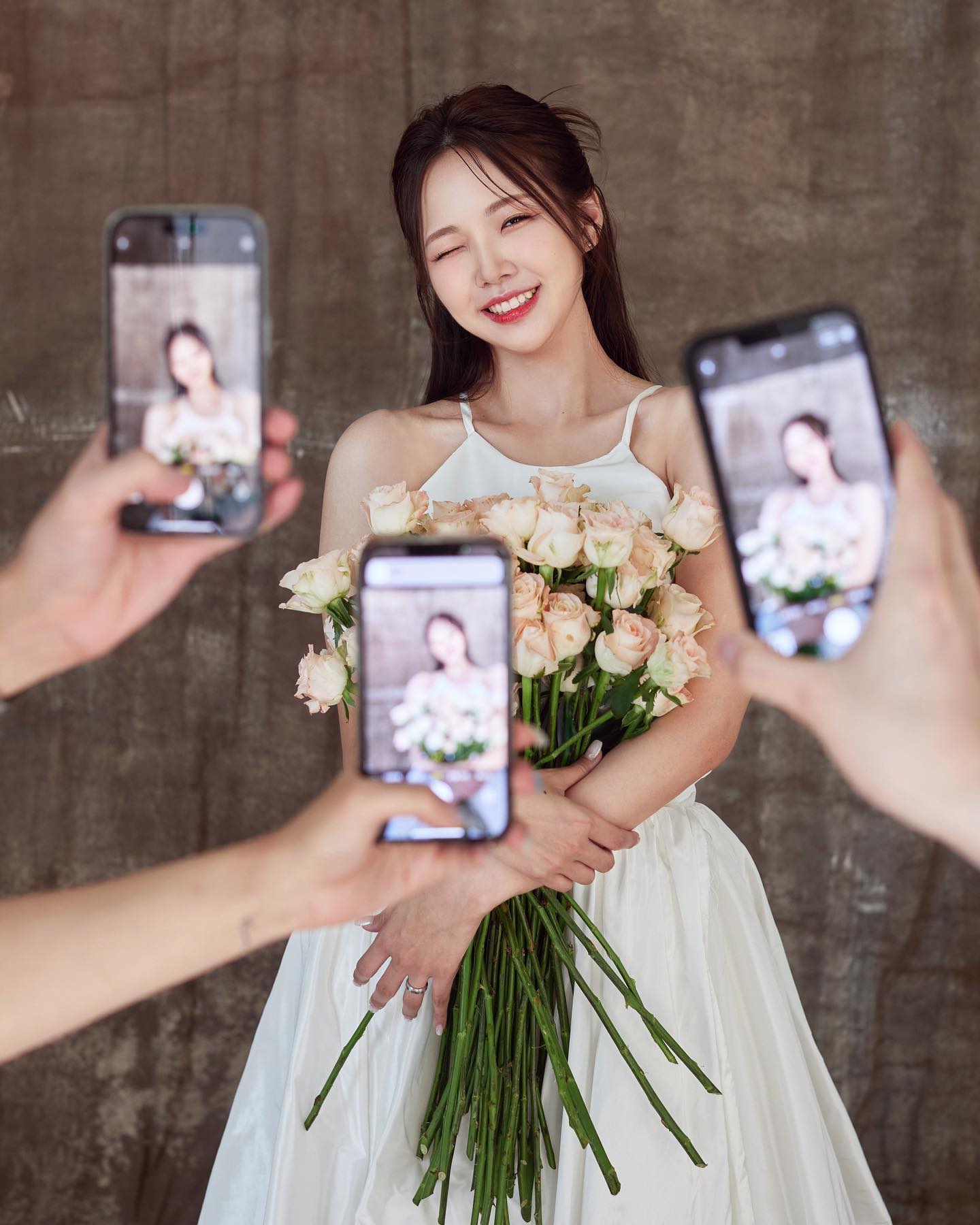 식전영상 만들다 아까워서 🎀

마음에 들었지만 커플샷이 더 예뻐서 셀렉 못한 사진스

#결혼준비 #웨딩촬영 #스튜디오촬영 #웨딩화보
