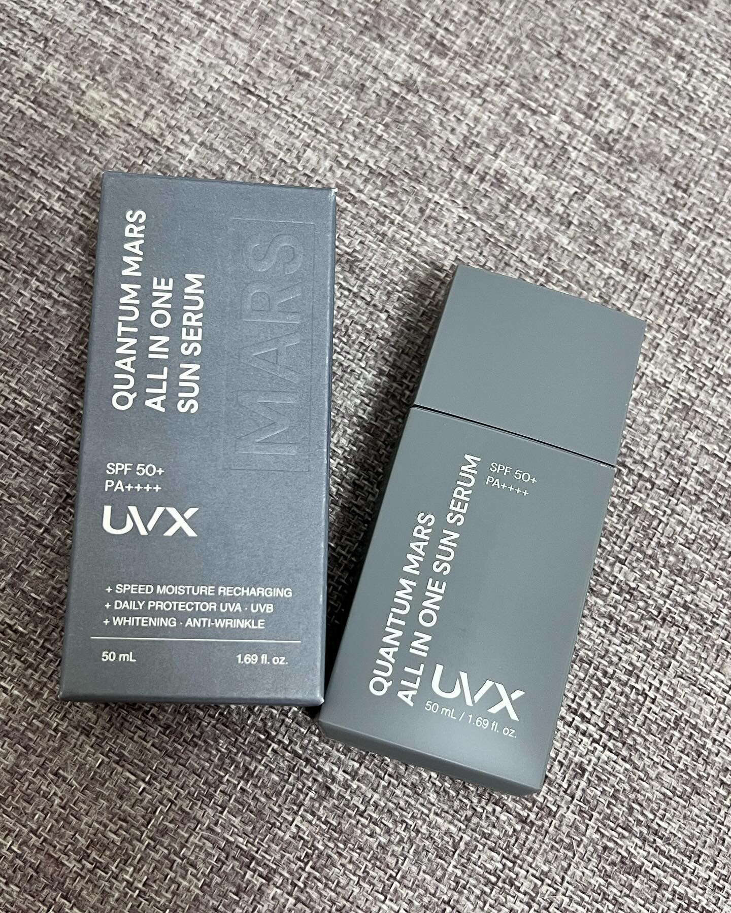 #협찬 uvx_suncare #마스올인원선세럼 #UVX
우선 올인원이라 더 촉촉하고 가볍게 발림성이 너무 좋아요
끈적이는것과 무거워서 선크림 안쓰시는분들한테도 넘 좋은 제품
사용 후 바로는 광이 살짝 도는데 한 5분 지나니까 은은한 광이 사라지면서 밀리는것도 없이 하나도 안무거운 제품이에요!
향도 산뜻한 프레쉬한 향이라 부담없이 사용할 수 있는 제품!
#맛집 #스킨케어 #반려동물 #선세럼 #올인원 #신상품나왔을땐 #남자선물 #올인원제품 #남자선크림 #올인원루틴  #올인원선세럼 #경험 #올인원스킨케어 #뷰티