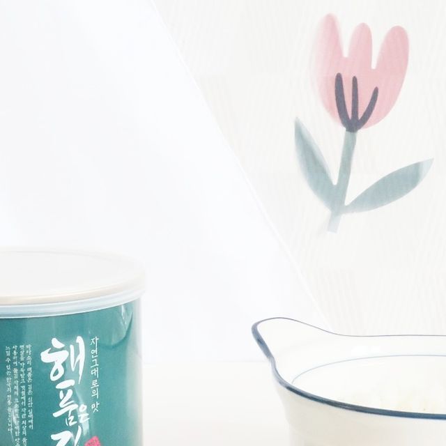 page56_ on Instagram: "#광고 원조 밥도둑은 역시 김! 깔끔하고 보관이 편한 패키지 너무 이뻐서 따로 명절선물 포장이 필요없어요. 그리고 한 통 다 먹을 때 까지 바삭바삭한 식감 유지해서 더 맛