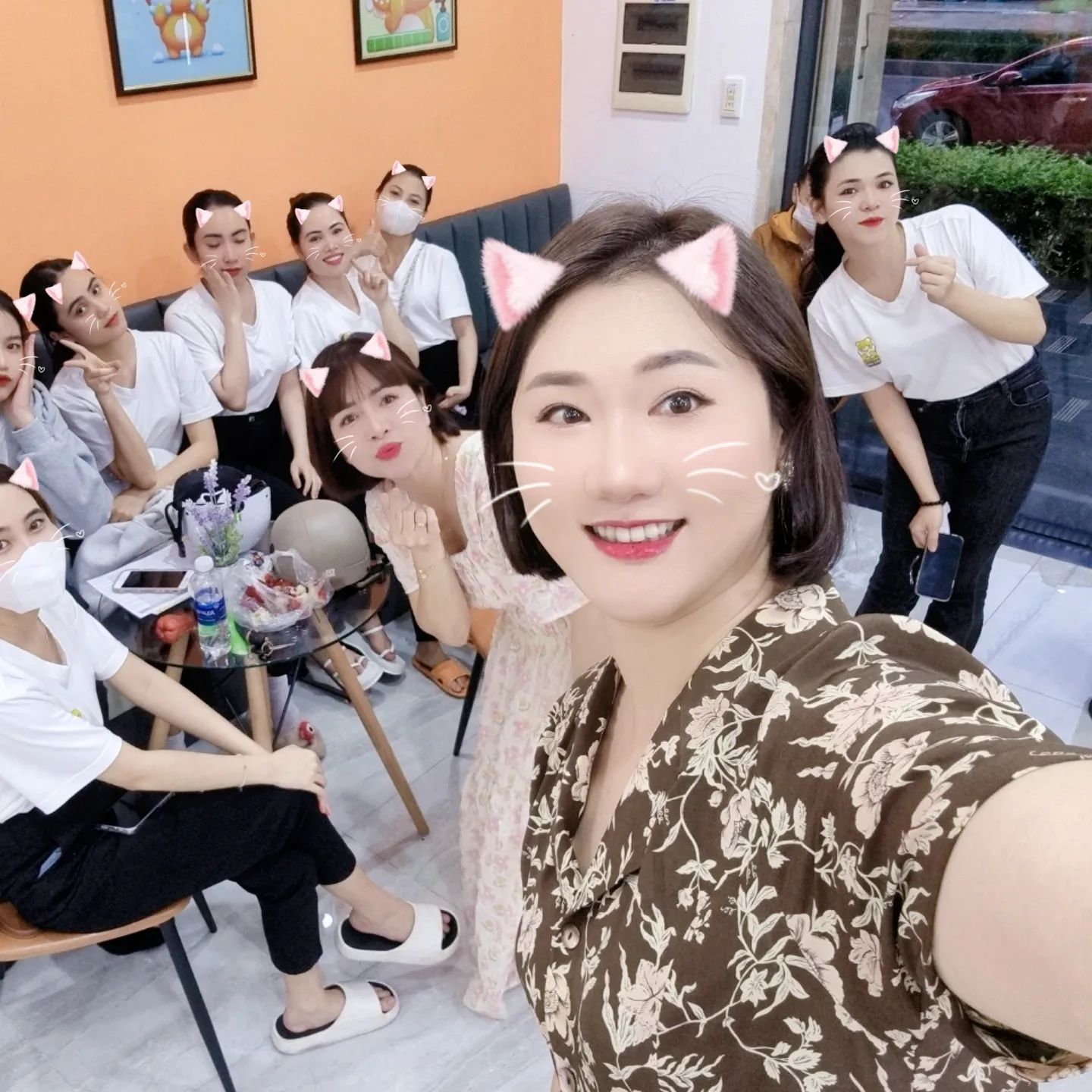 #쉬는시간
교육이 끝나면 셀카타임 📷
베트남 교육이 궁금하다면 isabelbeauspa 
.
#베트남뷰티샵 #베트남에스테틱 #베트남피부관리 #베트남한미페이스워시 #한미페이스워시 #vietnamhanmifacewash #hanmifacewash #hanmicosmetics #한미화장품 #한미양행