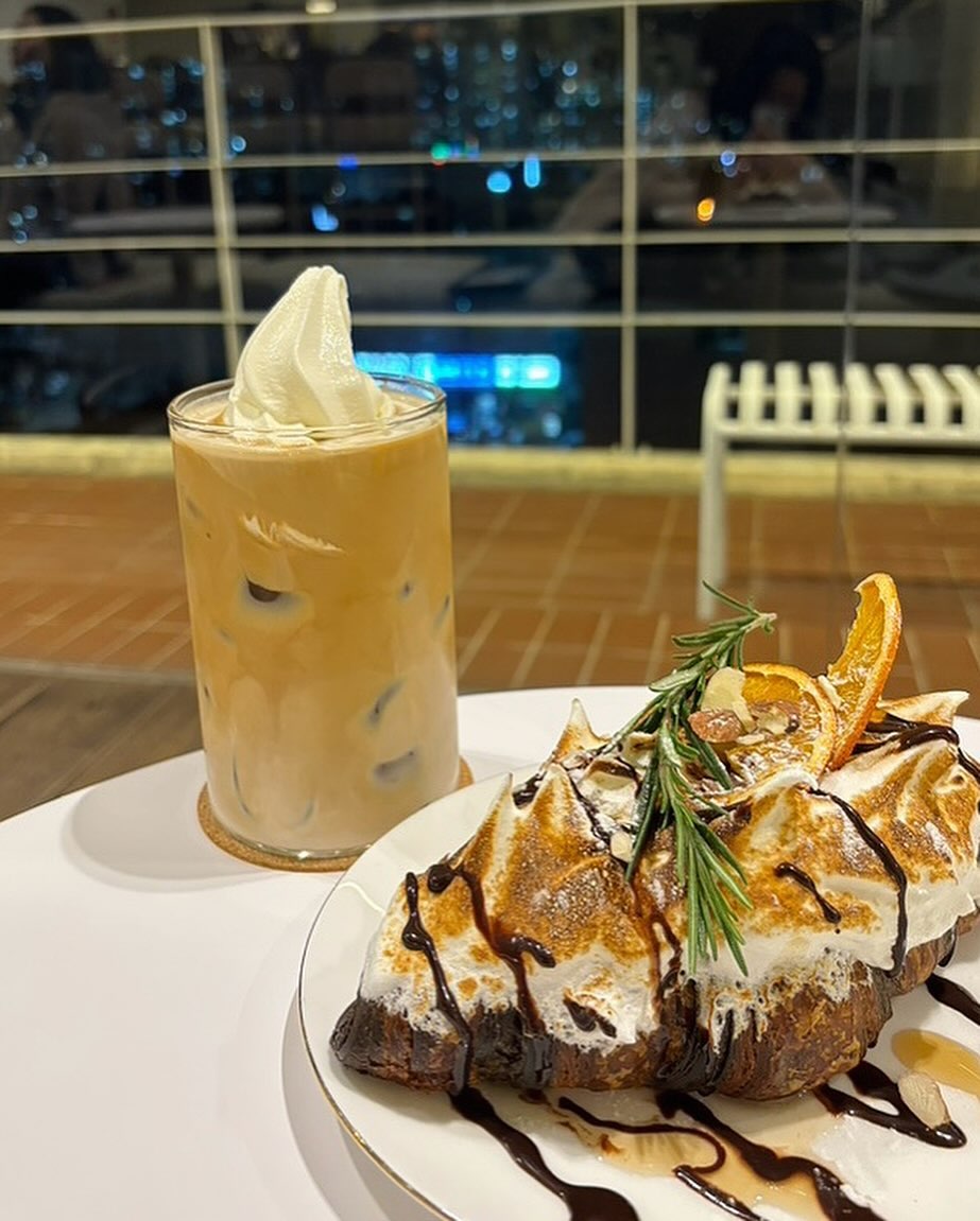 #무화커피 

뷰 이쁘고 베이커리 맛도 좋고 운영시간도 길고*_*
쏘나이스✨

#협찬 #수성구카페 #범어동카페 #범어동데이트코스