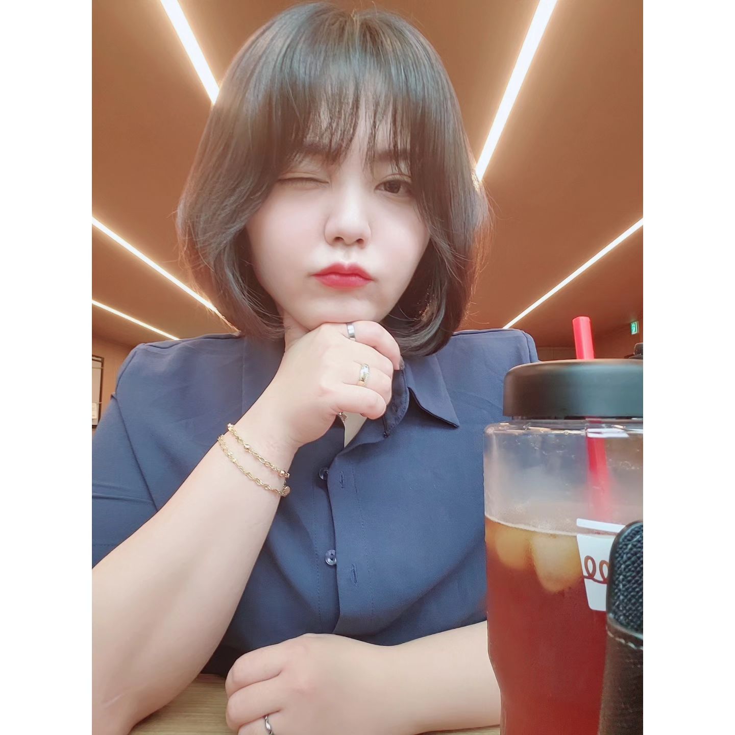 .
한달+@ 금주중
생명수 1리터와 함께
부지런히 백삼이 재정비

하루가 길다
나 정말 칭찬해
.
.
.
#금주중#빠질수없는#생명수#아아1리터#백삼이#재정비#꽤나부지런한편#칭찬해