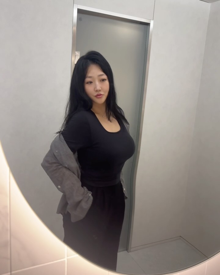 *광고
인생이 다이어터인 1인의 
죽기살기 다이어트 일기!

오늘은요~
#일산다이트 에서 바이오버닝과 셀슬림으로 
다이어트 쀼셔쀼셔
체내 깊은 곳까지 열 에너지를 넣어
수분손실은 없이 노폐물만 배출하는 
바이오버닝을 하고요.
지방이 고민인 부위에 패치 붙이고 
전기자극을 주어 체지방을 분해해주는
셀슬림을 하고 있어요!

누워서 하니까 힘들지 않아서 
너무너무 행복하다는 썰~~

#다이트 #주다이트 #다이트후기 #자기장다이어트 
#일산다이어트 #단기다이어트 #오운완 #직장인다이어트 #디톡스다이어트 
#한달다이어트 #살빼는방법 #상체살빼기 #하체살빼기 
#요요없는다이어트 #누워서하는다이어트 #올인원다이어트
