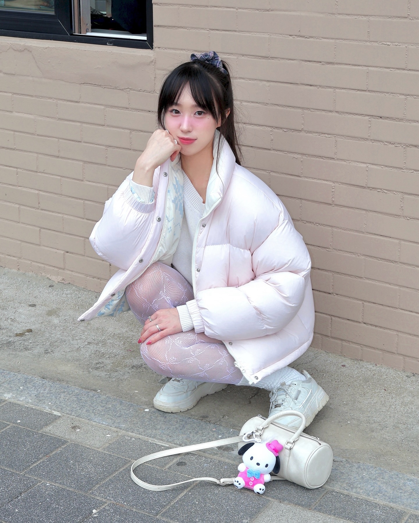 핑쿠 좋아하는 공쥬님들 모여라~

나는 핑크 중에서도 딸기우유 핑크가 좋더라.. 뽀용뽀용한 쿨톤 핑쿠︎ ♡

뽀용뽀용 넘 예쁜 핑쿠 패딩 무엇보다 퍄딩 안쪽이 더 예뿌다는 사실! 뒤집어 입고싶어요.. 뽀용 핑쿠 컬러도 좋지만 안쪽 그래픽이랑 컬러도 예뻐..

keds_korea 

#패딩 #패딩코디 #패딩추천 #겨울코디 #핑크패딩 #여자패딩 #여자패딩코디 #여자패딩추천