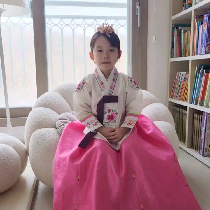 ♡
2024년 청룡의해 
힘차게 날아오르길 소망합니다 
인친님 모두 건강하시고 
새해 복 많이 받으세요 💙🩵
.
.
#2024년 #청룡의해 #새해복많이받으세요🙇🏻‍♀️
