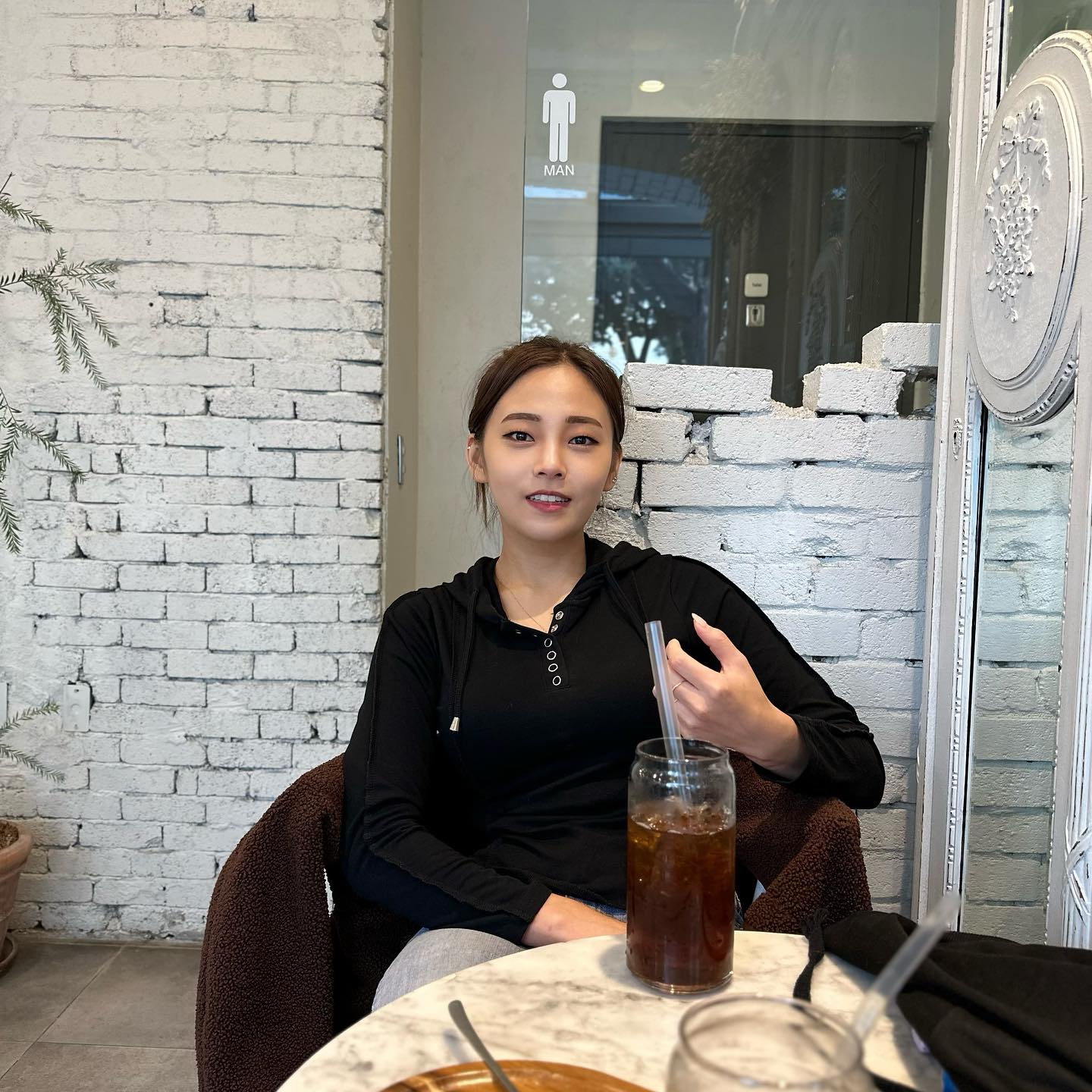 나 싫어하는 서아란씨가 사진 찍어주면 요롷게 나옴ㅋ⫬
.
#일상