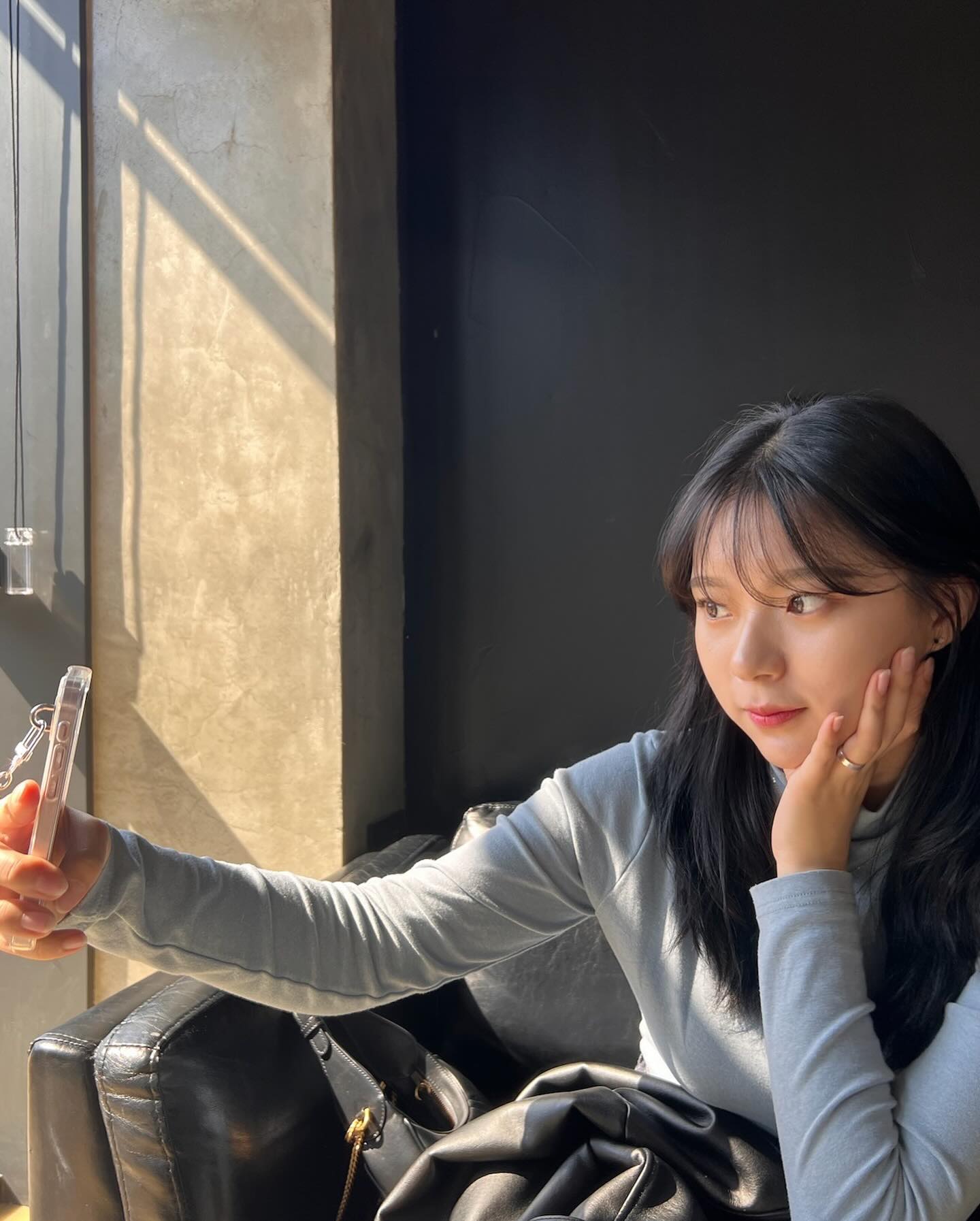 -
👩🏻 나 뭐 달라졌게 !!!!!!!!!!! 😎
👦🏻 여드름 났엉 !