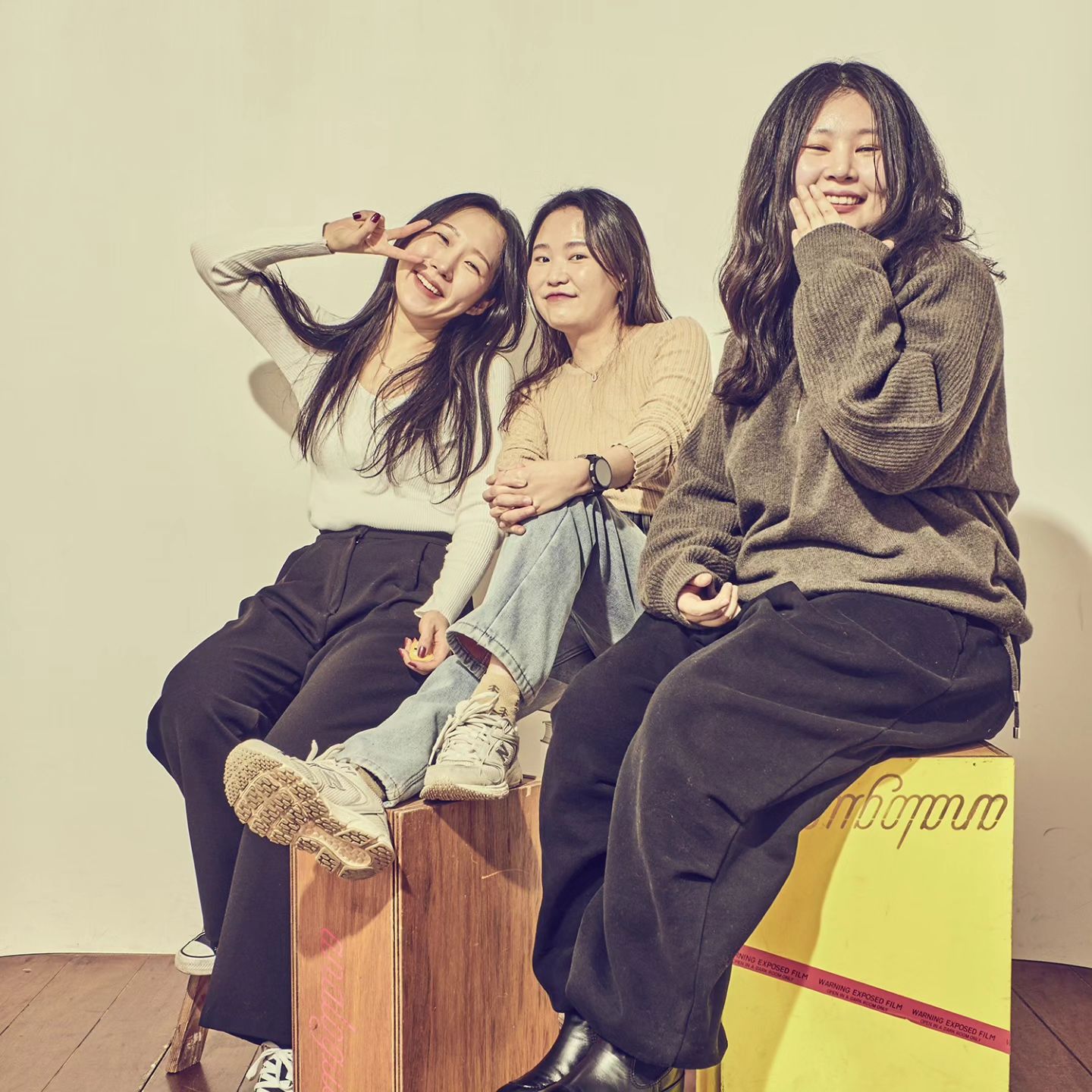 비록 빵떡이지만 본연 그대로가 궁금해질 미래를 위해 노보정
자연스러운 게 제일 햅삐하다☺✌🏻
즐거웠던 사진 남기기💕

#상은정먀 #성수동 #아날로그에이
