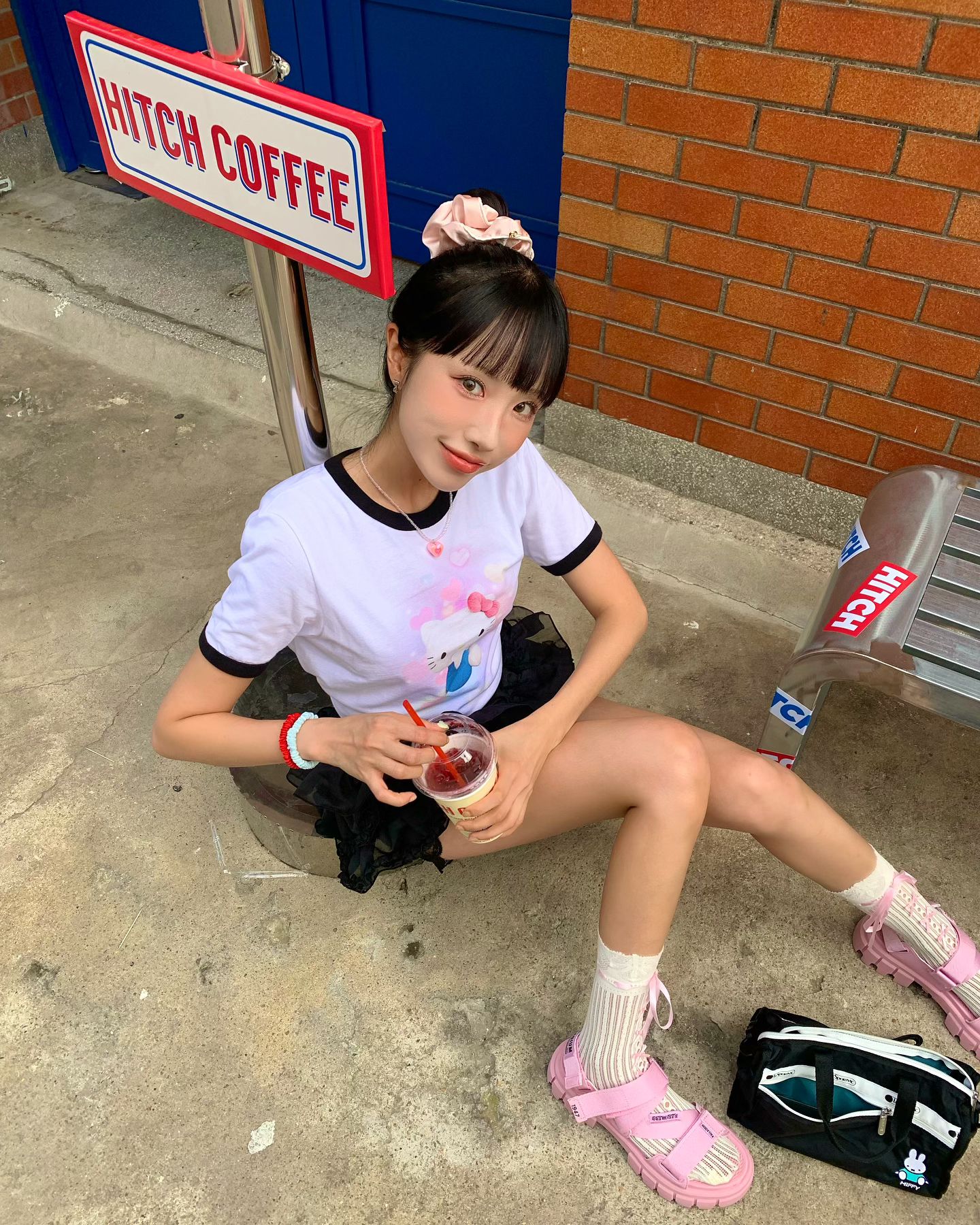 #광고 핑수니는 샌들도 핑크세요..🎀💕통굽 못잃어서 5.5 #팔라디움 샌들 나한테 딱이구욥..?🥹얼마나 편한지..??
저는 양말이랑 코디했는데 더 귀엽드라구요😣‼️
#샌들#샌들추천#여자샌들#리볼트샌들