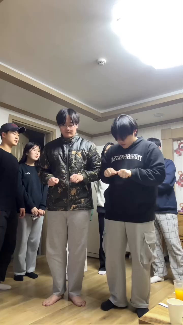 저희 맨정신인데요..
3년만에 여행와서 너무 신난

#대학생 #엠티 #우정여행 #릴스 #mz #노인정 #청주