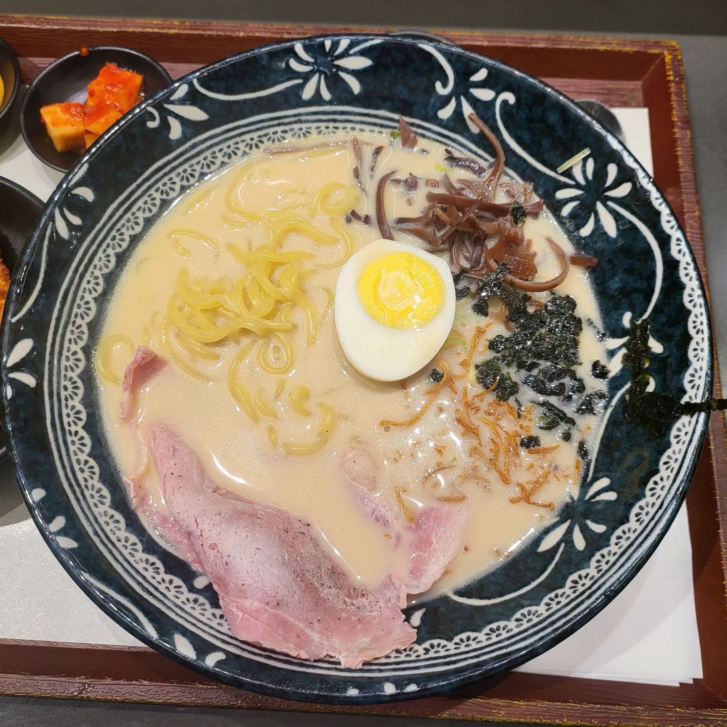 .. 돈코츠라멘

냠냠
후르륵쩝쩝
맛있다.
살찌는 소리.

#돈코츠라멘