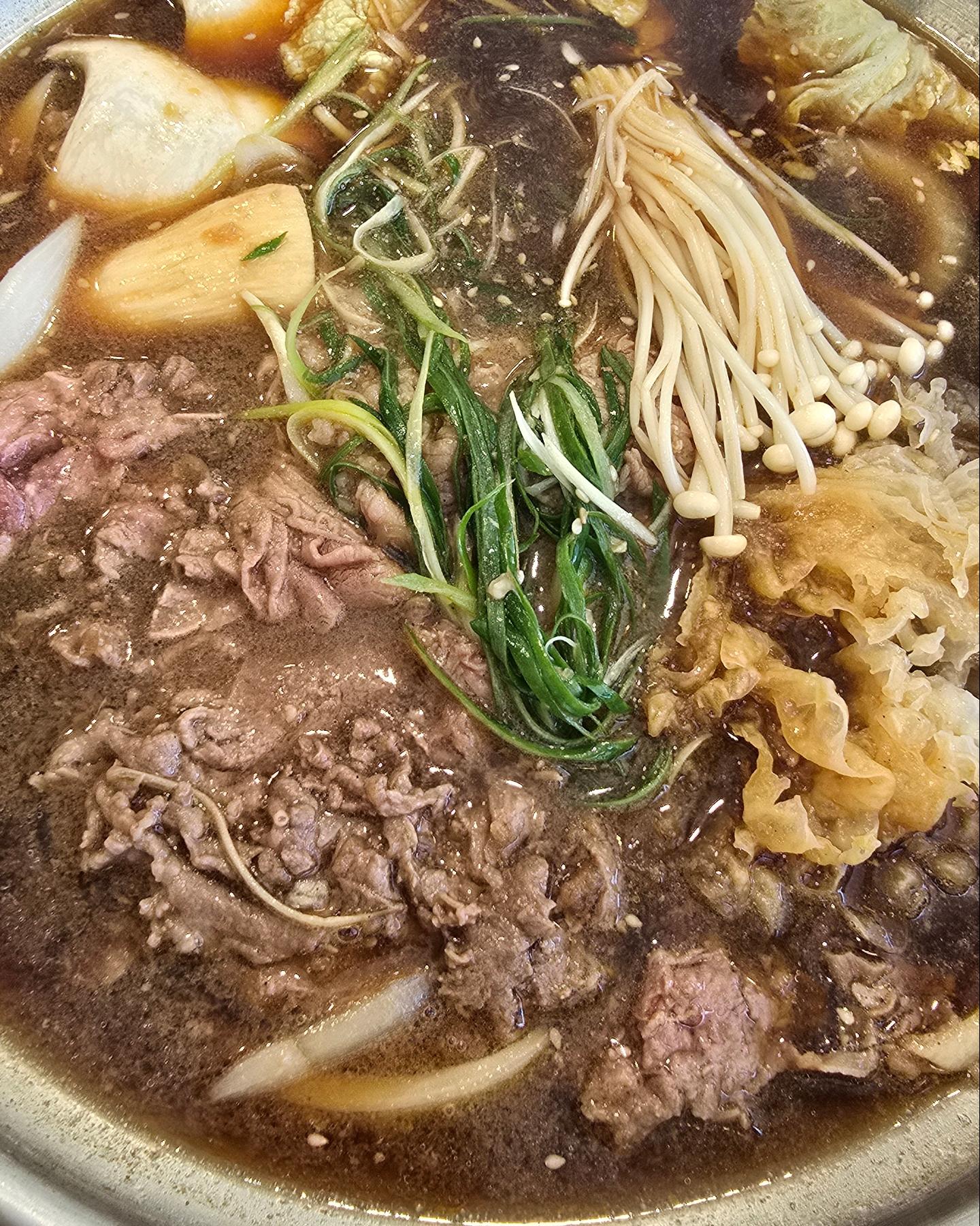 #협찬 #군포부곡동맛집 #수리산맛집 #군포쭈꾸미 #반월저수지맛집 #반월호수맛집 #대야미맛집 #갈치저수지맛집 #산본맛집 #산본역맛집 #부곡동맛집 #산본쭈꾸미 #군포회식 #군포가족모임 #산본데이트 #초막골맛집 #복사꽃피는집 #복사꽃피는집군포점 #맛스타그램 #데일리먹방 #먹방기록 #근근히한끼떼우기 

복사꽃피는집 🍲🥘🍝🦑🦐🦞🐙
경기 군포시 군포로 211 (부곡동)

Branch🍲🥘🍝🍜🦑🦐🦞🐙
211 Gunpo-ro, Gunpo-si, Gyeonggi-do (Bugok-dong)

싸늘해진 진짜 가을에 다양한 메뉴들과 피자까지 함께 먹을수있는 모임하기 좋은곳 #복사꽃피는집 
식사와 커피, 음료, 아이스크림까지 다 즐길수 있어요 🤗 👍