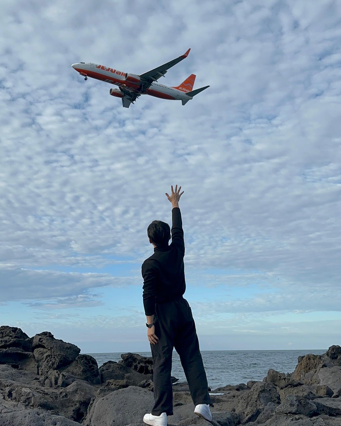키 좀만 더 컸으면 비행기 잡았다 까비
🍊✈️🍊

#제주도 #오름 #금오름 #제주도비행기샷