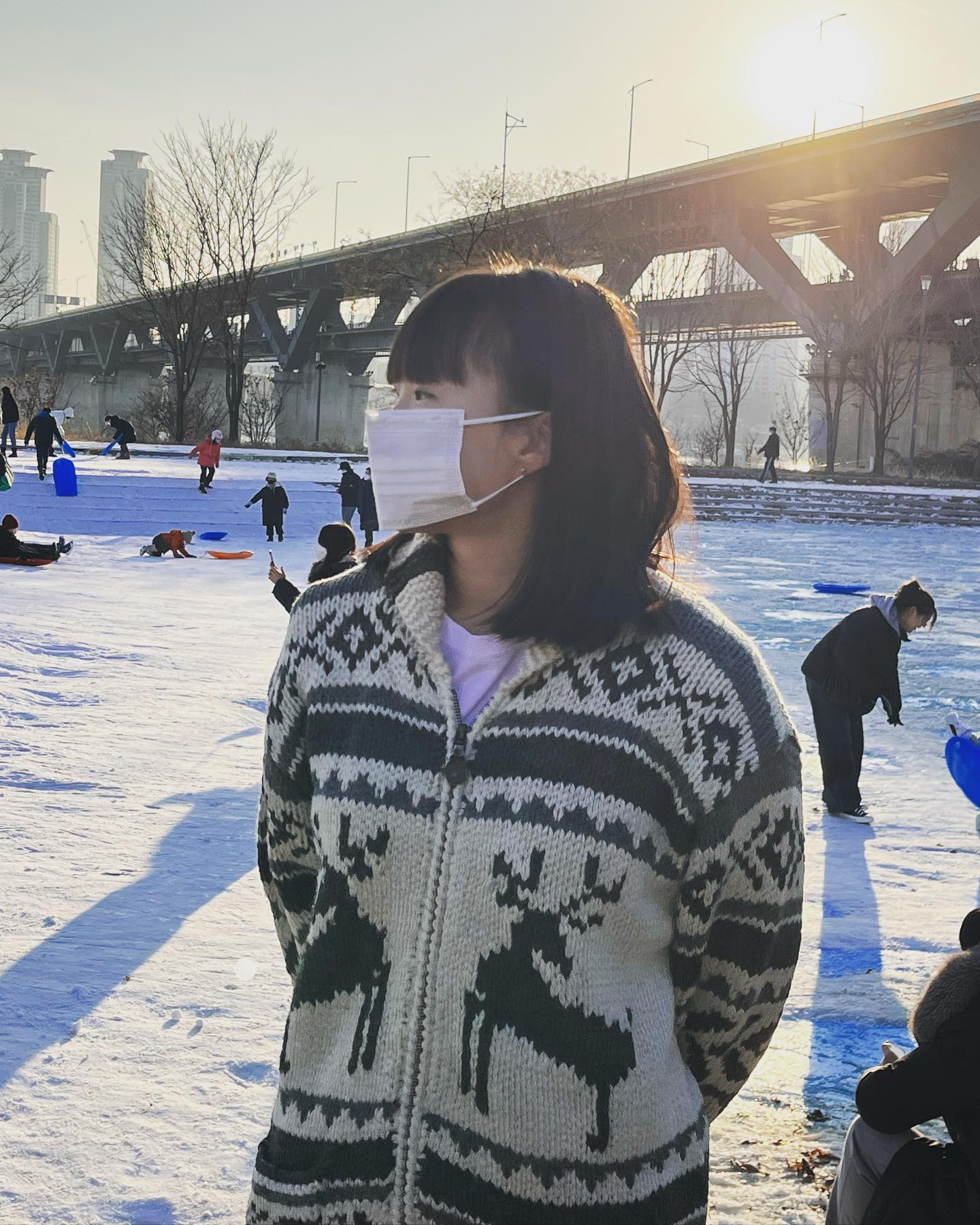 스물.
