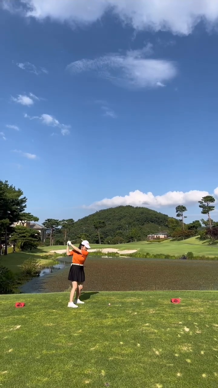못하는건 당연한거야!!!!!💦
계속 계속 늘거야

#즐거운라운딩⛳️ #보라cc #자신있게스윙 #골린이
#명랑골프⛳️ #티샷
#유틸리티샷 #골프스윙🏌️‍♂️ #golf #golfswing