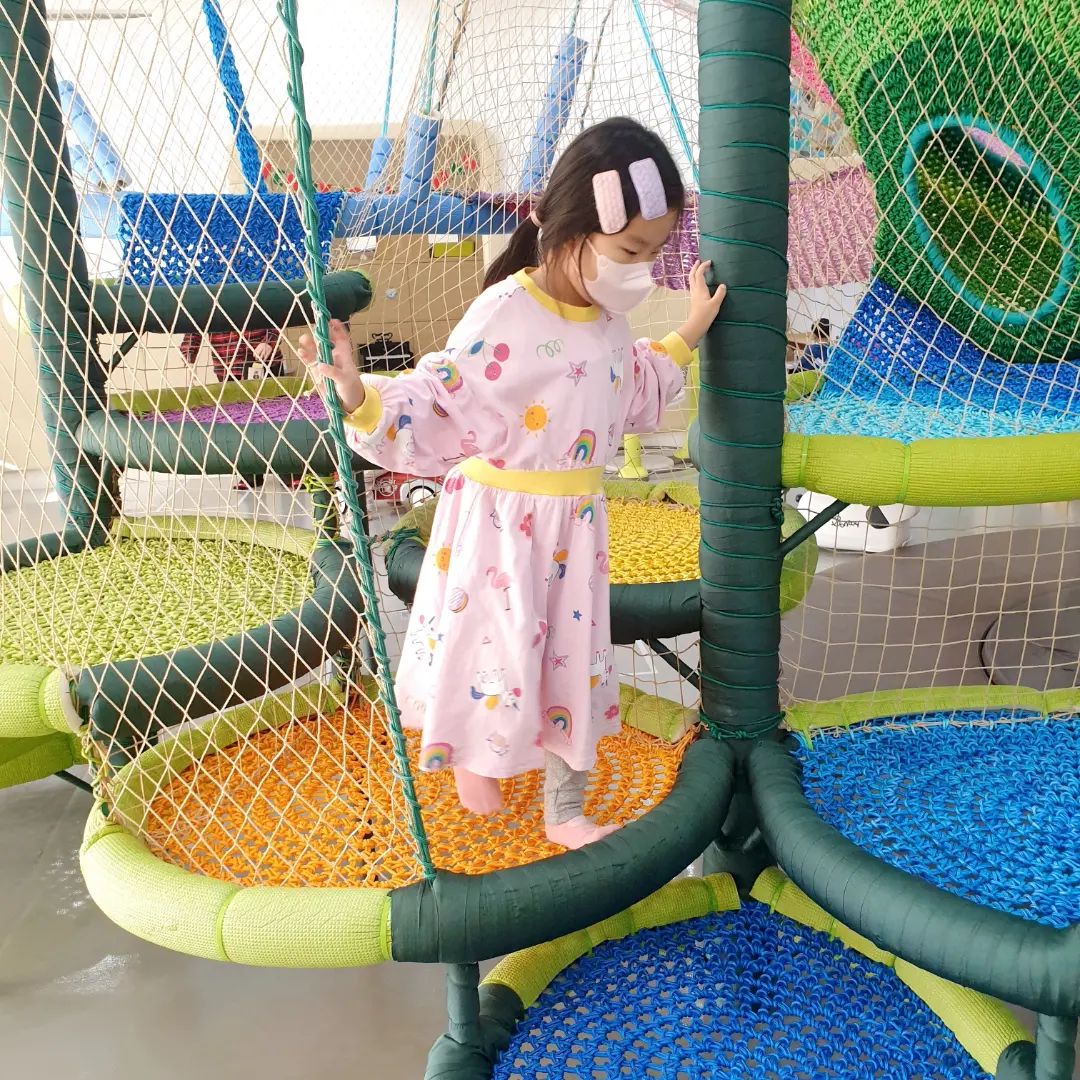 ㆍ
컵케이크 만들고 바로 운좋게 유아놀이실 입장!
 
언제나 엄마의 순발력과 재치가 있어야하는
유나와의 나들이시간 😆😆😆
 
원래 겨울왕국2 영화도 보려가려고 예매해놨는데
컵케잌 집에 갖다놓을겸 점심 먹을겸 집에 잠시 왔다가
완전 기절해버린 유나 🤣🤣
 
결국 겨울왕국2 표는 다른 분들께 양도해드리고
나도 유나 낮잠자는 동안 옆에 누워서
유치원정보 쏙쏙 흡수하고 ㅋㅋㅋ
 
내년 3월이 너무나 기대되는 애미마음 😊
 
 
 
#유아놀이실 #1일2스케쥴 #예비유치원생