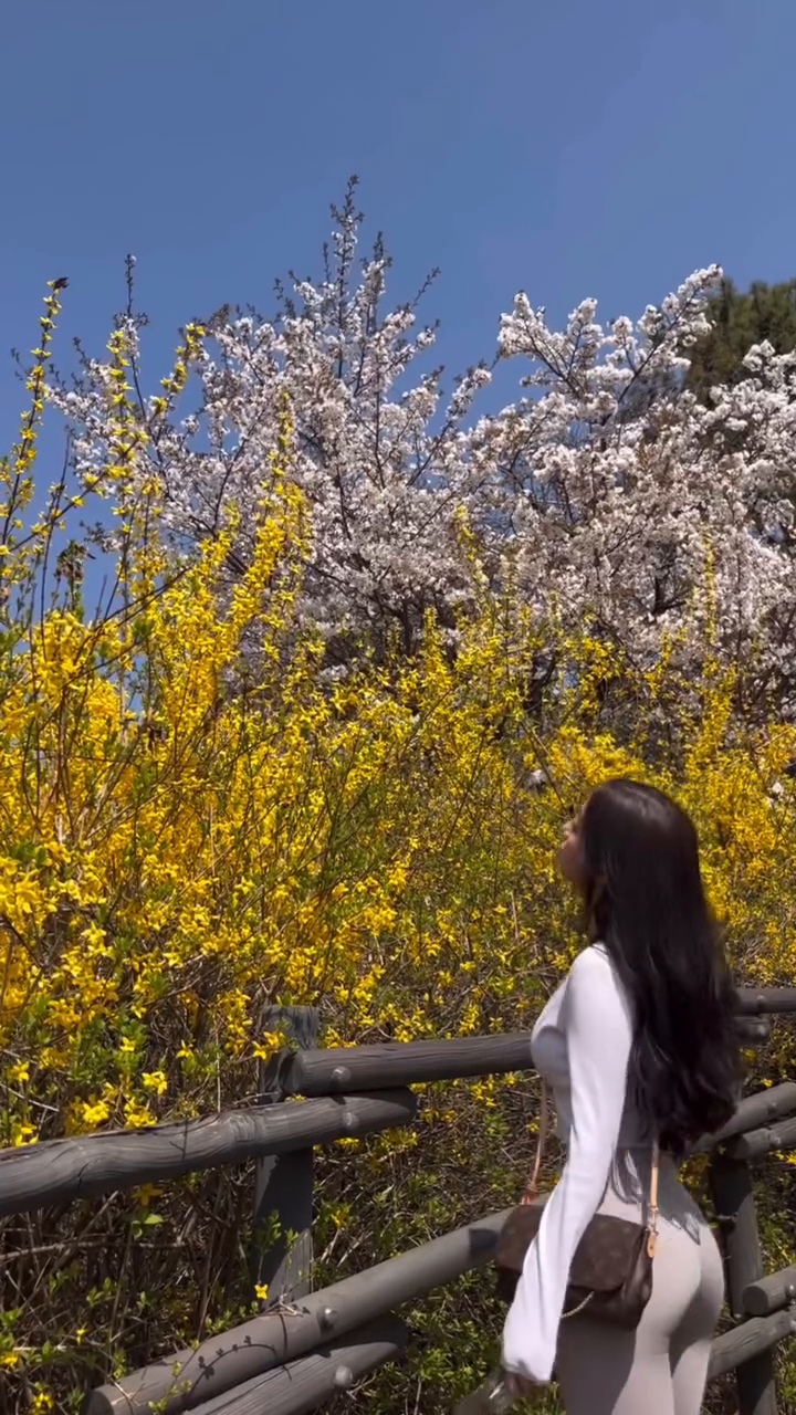 #2023recap
대학 4년 다니면서 한 알바까지 포함해서 8년간
쭉 일을 해 왔을정도로 일 중독이었던 내가 
처음으로 가졌던 안식년 2023 ,

프리랜서 생활을 하면서
몸도 마음도 다시 여유를 찾았고 

다양한 자리에서 
새로운 인연들을 만날 수 있어 행복했습니다 ♥

23년 충전 잘 했으니
24년 누구보다 열심히 살아볼게요 ? ୧( “̮ )୨ ⭐️
 
 
 
 
#goodbye2023#2023review#2023#새해#2024 #hello2024#happynewyear#새해복많이받으세요