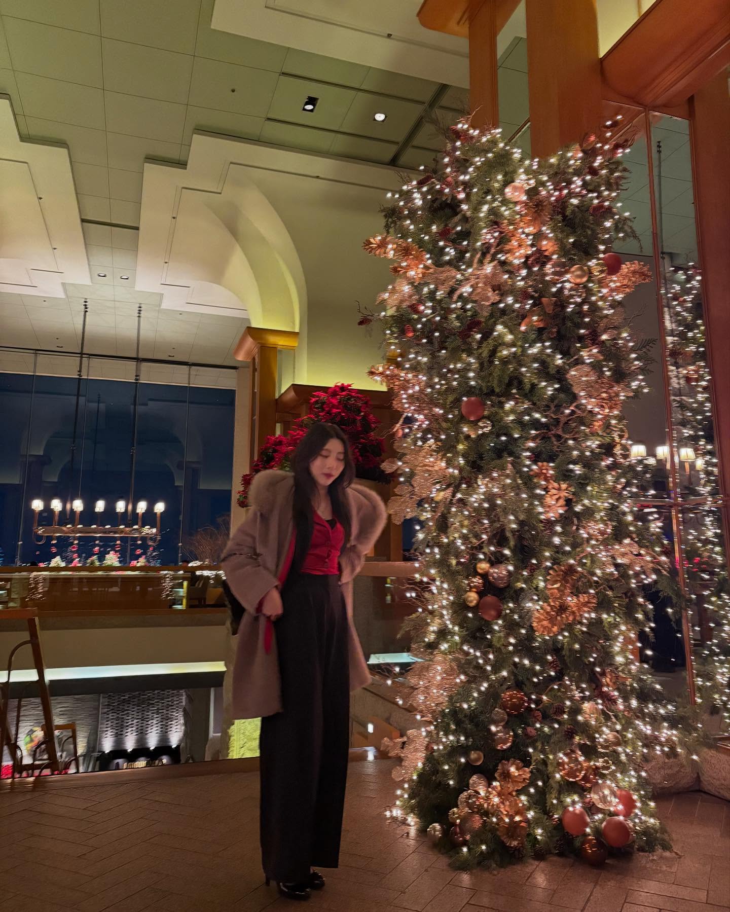 HAPPY NEW YEAR 🎄💕❤️🍸🥂
.
.
.
.
.
.
.
.
.
.
.
.
.
with GRAND HYATT Hotel
.
.
.
.
.
.
.
.
.
.
.
.
.
.
.
.
.
.
.
.
.
.
.
.
.
.
.
#그랜드하얏트서울 #그랜드하얏트호텔 #GRANDHYATT #GRANDHYATTHOTEL #해피뉴이어 #그랜드하야트서울 #그랜드하야트호텔 #서울호텔 #서울5성급호텔 #5성급호텔 #happynewyear #선팔 #맞팔 #선팔하면맞팔 #패션 #일상 #정장 #여자정장 #빨간셔츠 #fashion