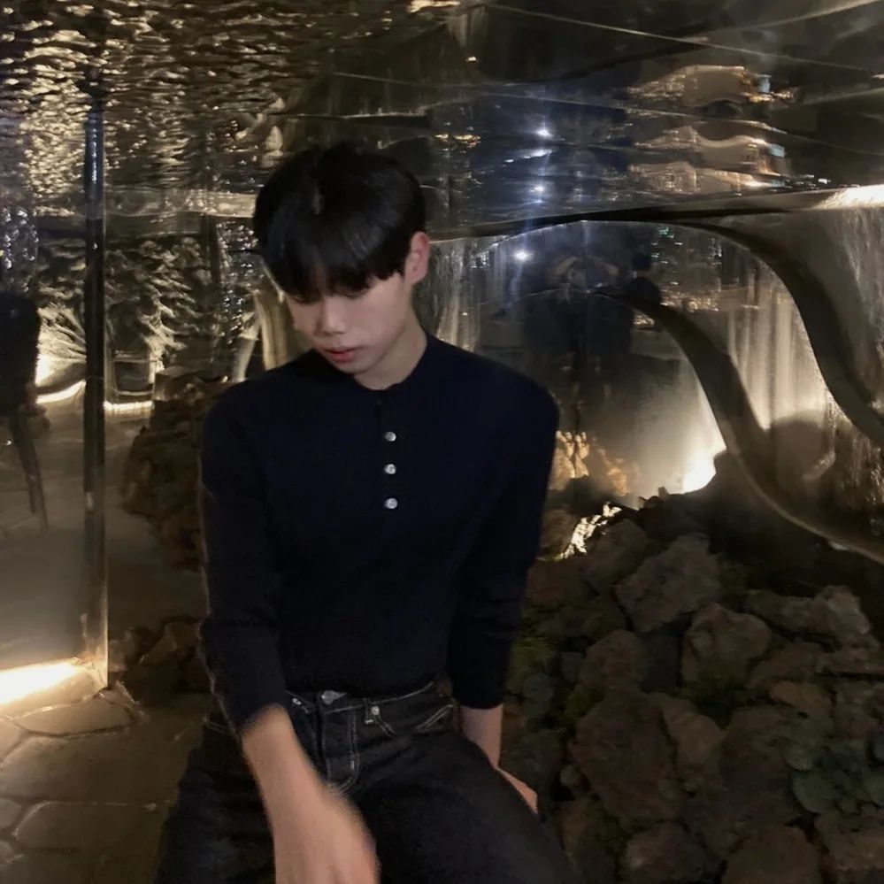 🗿#홍대 #홍대카페 #카페 #삼다코지