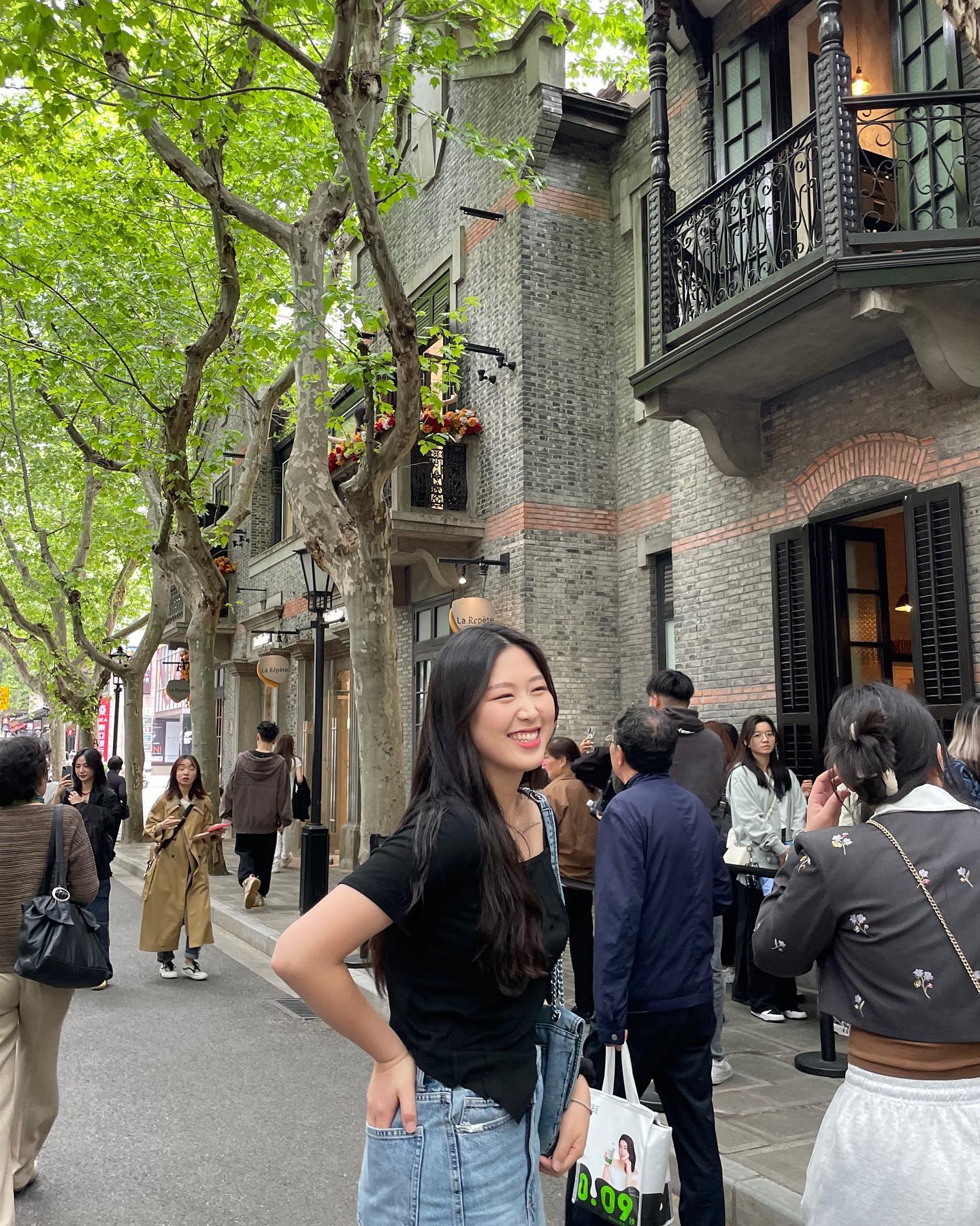 1000원이면 갈 수 있는거리 2시간 걸어봤냐고😂
덕분에 #상하이 거리 접수 완

양꼬치 먹으러 간 #헌지오우이치엔 에서 피망볶음밥 최애 등극✨
#신천지 #티엔즈팡 #옛날옛적에 #낮맥 #예상하이