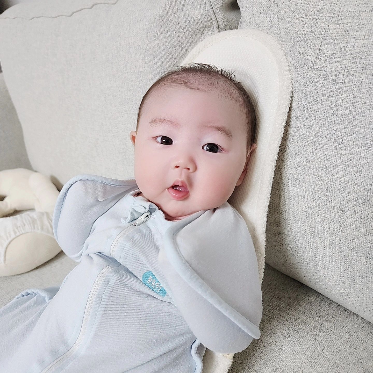 클수록 점점 표정이 다양해지는 윤슬이~! 😍
상당한 개구쟁이가 될 것 같은 이 느낌적인 느낌은 뭘까....🤣
#나는솔로 #2호 #베이비 #윤슬이 #인생 #68일차 #귀요미