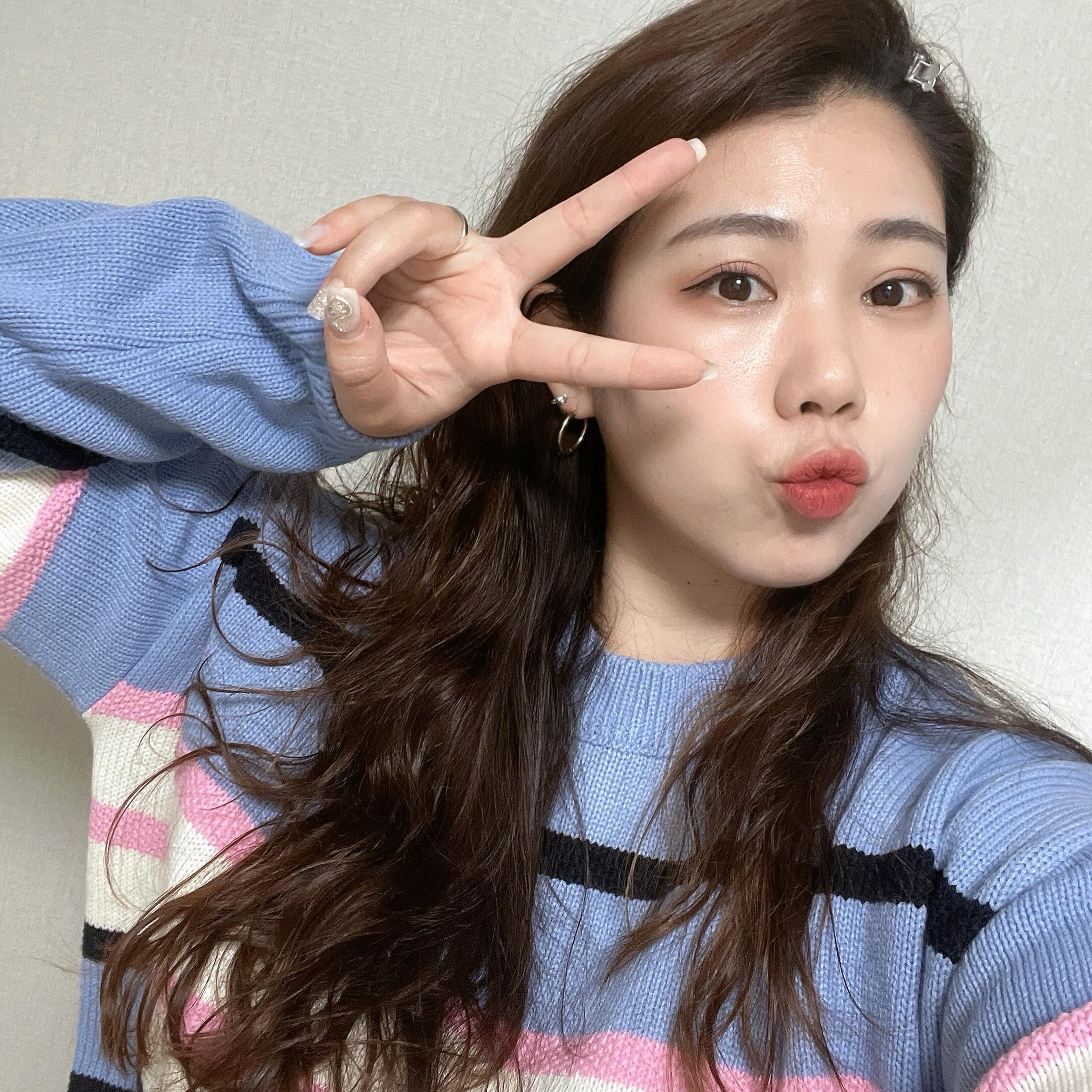🤍🩷🩵🖤

정말 오랜만에 다래끼가 났다
큰일이다 눈 엄청 퉁퉁 되게따 ㅋㅋㅋㅋㅋ