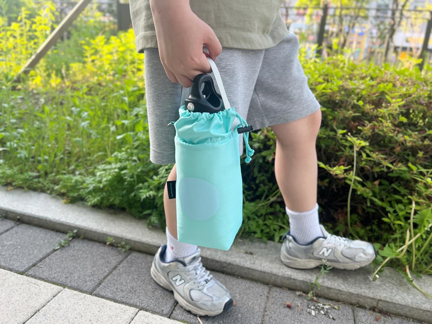 제품협찬
.
.
어깨에 착용할 수 있는 #텀블러백 ✨
외출, 운동, 여행 갈 때 무조건 필요하죠?
기본 핸드스트랩도 있어 활용하기 좋아요.
역시 #하우브팔레트텀블러백 🩵
70g의 가벼운 무게에 보온,보냉 시트도 탑재👍🏻
#텀블러가방 추천합니다🩵
.
.
#텀블러백추천 #텀블러가방추천 #하우브 #하우브텀블러백
#보틀백 #하우브보틀백 #외출필수템 #해외여행준비물
#여행준비물 #운동필수템 #텀블러백선물 #텀블러추천
#하트와몬트 #블로그협찬