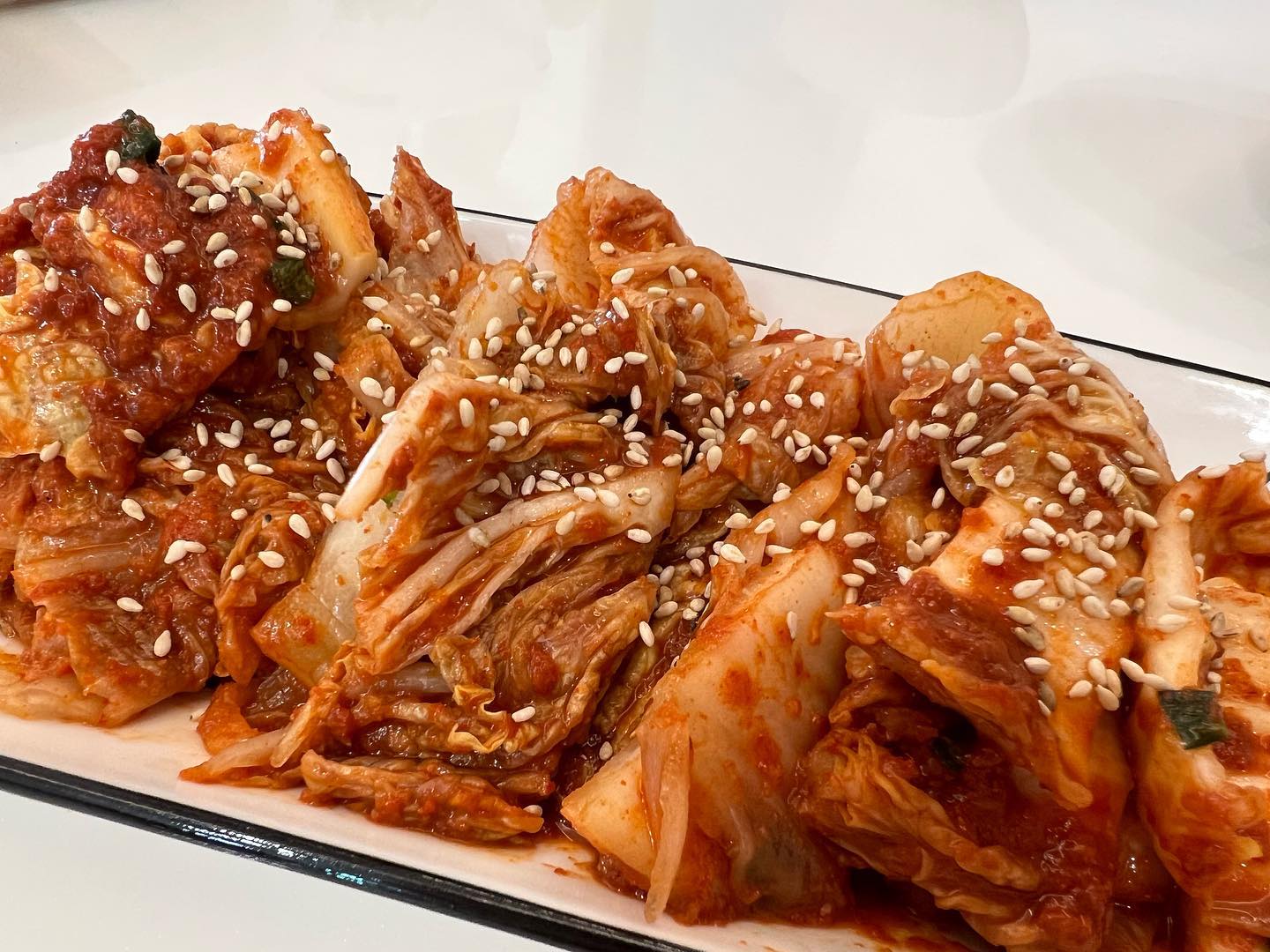 #협찬
.

결혼하고 아직도 김치 한번 못담궈본 사람 나야 나🤣

매번 친정엄마 김치 조공해서 먹었는데 한동안 친정에 못가서 김치가 똑 떨어졌지 뭐에요?

그래서 찾은 김치맛집 금치!✨

배추김치1kg와 배추불김치1kg 입니다!

전라도 어머니의 손맛이 느껴지는 명품 김치 금치✨
직접 먹어보니 좋은 배추를 사용해서 깨끗하고 맛있게 만든 김치라는 생각이 들더라구요!

배추 자체가 아삭아삭 맛있어요

개인적으로 불김치가 좀 더 맛있었어요 적당히 매운맛입니당

#김장김치 #전라도김장김치
#광주김치#전라도김치#매운김치#불김치#아이깍두기#갓김치#파김치#총각김치#맛있는김치#자취반찬#자취김치#김치선물#가정식김치#광주김치#실비김치#캔김치#켄김치#저염김치#아이김치#열무김치#부추김치#배추김치#금치#전라도김치 #좋아요