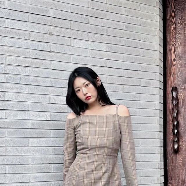  Fashion | Beauty | Lifestyle 다감౨ৎ on Instagram: "#협찬 지금부터 신으면 좋은 피셔맨 샌들൱ 청키하면서 캐주얼한 무드지만 쉐입이 세련되서 더 마음에 들어요! 6cm의 굽이어도 착화감이 정말 편하고 가벼워서 부담없이 편했고, 양말하고 매칭하면 더 예뻐서 다양하게 무드를 연출하는 꿀잼까지🖤ིྀ 
✔사이즈는 정사이즈로 만나보세요🫶🏻
@elcanto1957 
#엘칸토 #MAZZ #여자신발 #봄신발 #스니커즈 #샌들 #신발추천 #여자신발추천"