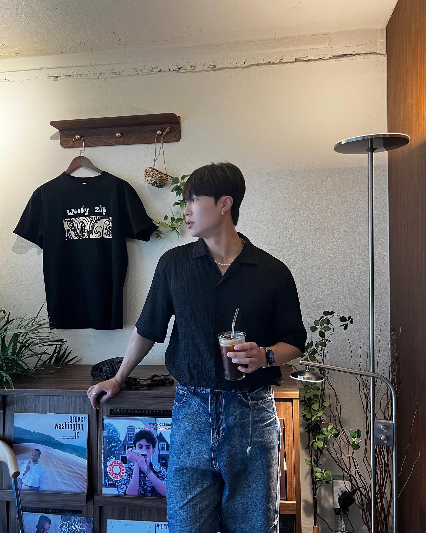 나른한 주말에 커피한잔☕️

maisonmined #메종미네드#데님
zara #셔츠#반팔셔츠#남자패션
8seconds_official #벨트#레더벨트