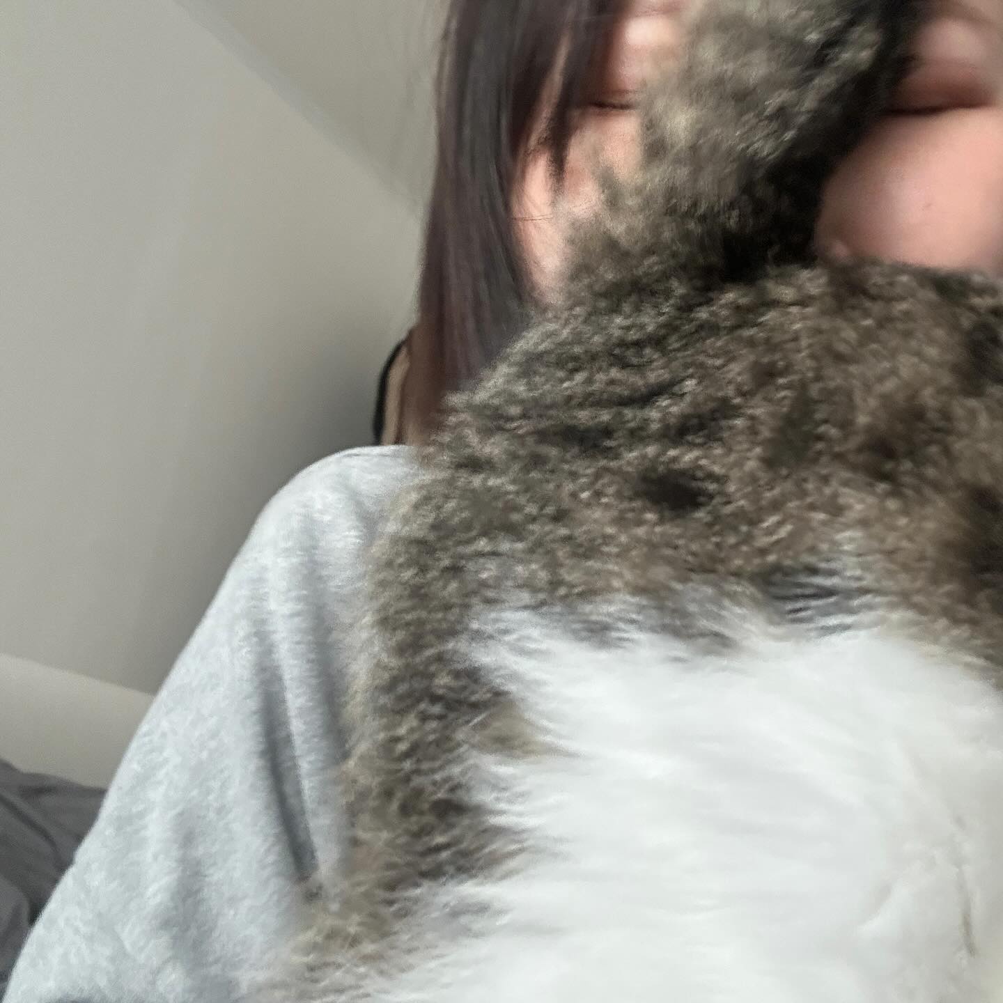 _
오늘 왜 친한척이야....