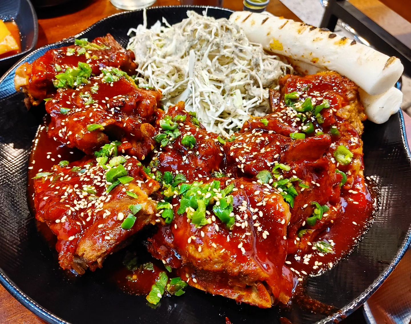 하루종일 비오는 #어린이날 🌧️☔

#이빠이 뼈다귀
#매운직화뼈구이
#감자탕
#하트볶음밥

#20240505일
