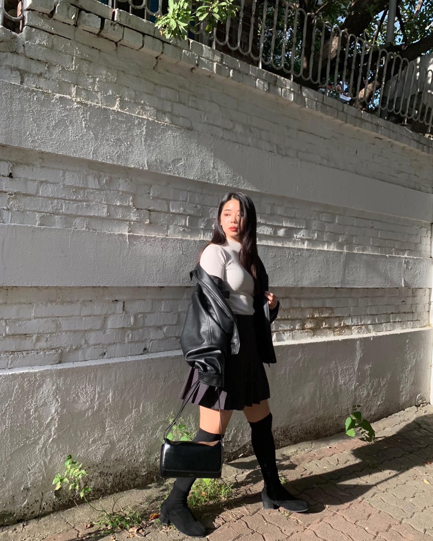 ⠀
연남에서 회기까지🩶🧡
.
.
.
#ootd #daily #데일리룩 #dailylook #연남동 #카페 #회기카페 #뽀프 #회기카페추천