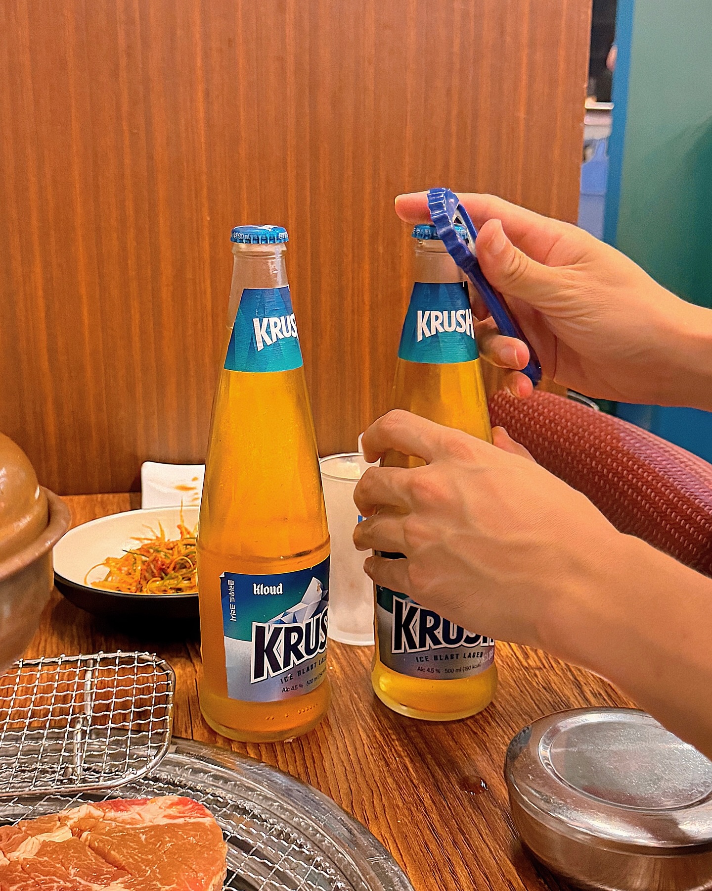 #협찬 독박에 힘들었던 이번주🥹
일주일 내내 우리 고생했으니 오늘은 좀 마셔야겠다!
어떤 음식이든 어울리는 일명 카리나 맥주 
이지드링킹 크러시와 함께 청량함 뿌시기⛲️
⠀
⠀
카리나가 모델로 있는 ‘크러시‘
패키지 부터 너무 시원해서 보기만 해도 
더위가 싹 가시는 느낌! 시원 청량함이 강점인 크러시!
4세대 대표 맥주 크러시로 시원하게 여름 보내세요❄️

⠀
krush_beer 
⠀
⠀
#KRUSH #크러시 #크러시맥주 #동탄2맛집 #여울공원맛집
#이지드링킹 #크러시캔 #카리나맥주 #4세대맥주 #카리나맥주
⠀