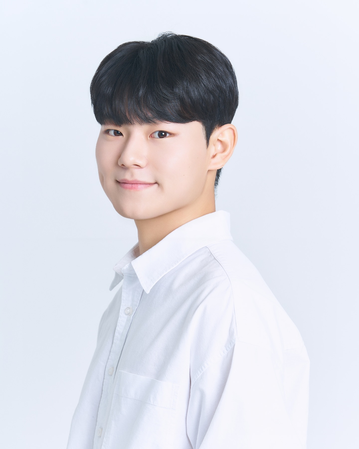 첫 배우 프로필이라
본인을 가장 잘 담을 수 있게 베이직하게 진행했습니다😊
처음이라 긴장도 많이 하셨을텐데 너무 잘해주셨고
좋은 소식과 함께 사진 보내주셔서 더더 기뻤어요🥹☺️

#배우프로필#남자배우#프로필#프로필촬영#촬영문의#헤메문의#출장헤메#메이크업프리랜서#문의dm
