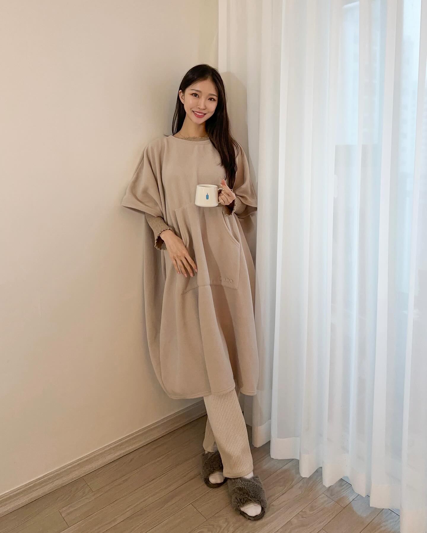 🏡 집순이 모드로 따뜻하게 주말 마무리 :)
🐿️ #바이모노 의 플리스 다람쥐 담요 #블랭킷 🤎
입을수있는 담요라니 집에서 입기 딱 죠타

그리고 자주 만들어 먹는 #양배추피자 🍕
이번엔 #오지치즈후라이 올려서 더 짱맛!!! 😋😚😋

bymono__ 
#빅사이즈 #남녀공용