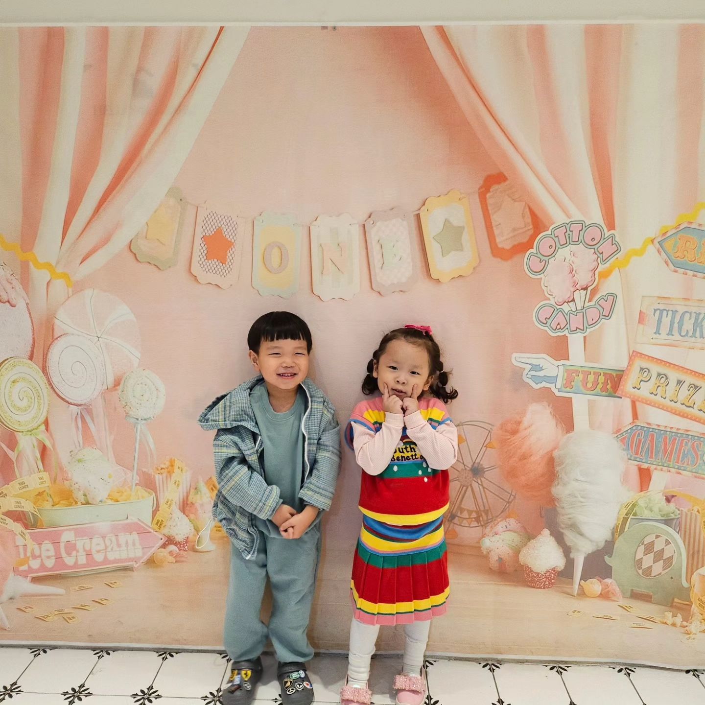 헬로우 밀가루
아빠 일본 출장가서
이모가 육아 중
재미있었다고
또 가자고하네요💕
.
.
#헬로우밀가루사상점