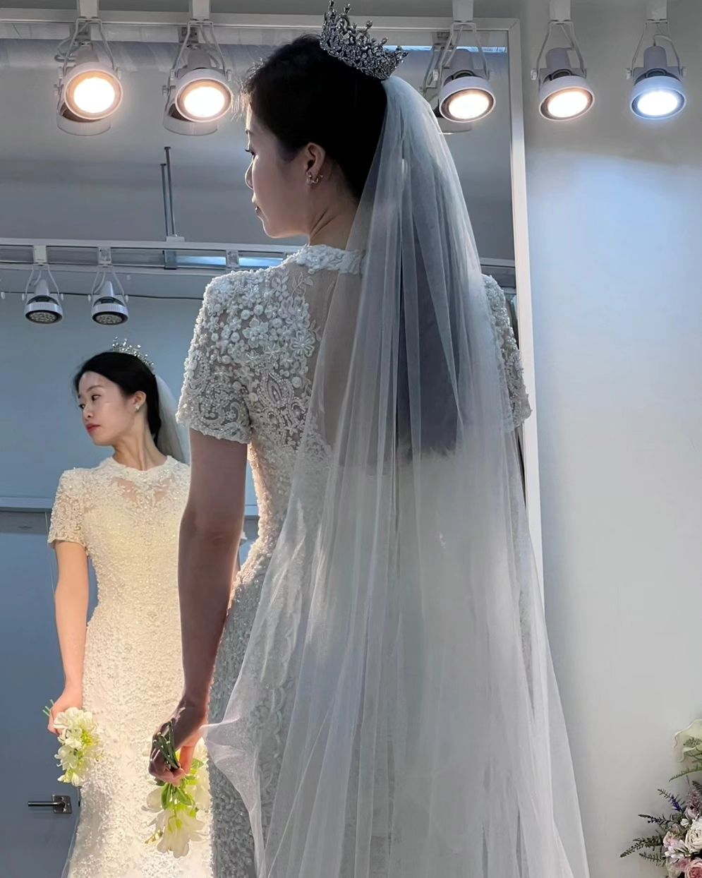 👰🏻‍♀️🤍

드레스입으니까 실감난다👀