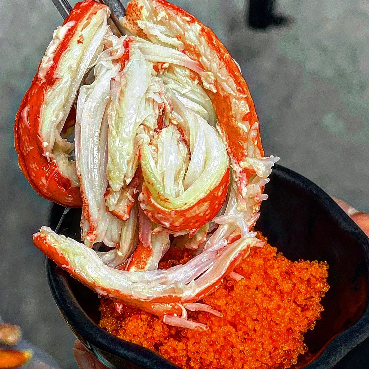 [강원도 강릉] #대영유통 (게요리 전문점) 

대게가 저렴하고 맛있기로 소문난 대영유통이예요
맛과 가성비가 좋고요
특히 매장 앞에서 직접 고른 대게를 먹을 수 있어서 안심하고 먹을 수 있어요
대게 살이 가득차서 입안가득 그 맛을 느낄 수가 있고, 저렴한 게딱지와 게라면까지 먹으면 완벽하네요~ 

----
🏘주소: 강원 강릉시 주문진읍 해안로 1767 1층
💰가격: 홍게. 킹크랩. 랍스터 (변동) 

----
#대영유통
#강릉맛집
#강릉맛집투어
#주문진맛집
#주문진대게
#강릉대게
#강릉현지인맛집
#강릉핫플레이스
#강릉가볼만한곳
#강릉여행코스
#강릉가볼만한곳
#강릉맛집추천
#강릉핫플
#영진해변
#주문진대게맛집
#강릉데이트코스
#대영유통
#강릉대게맛집
#강릉킹크랩맛집
#주문진대게맛집
#주문진킹크랩맛집
#주문진홍게맛집
#주문진맛집추천
#주문진여행
#주문진핫플