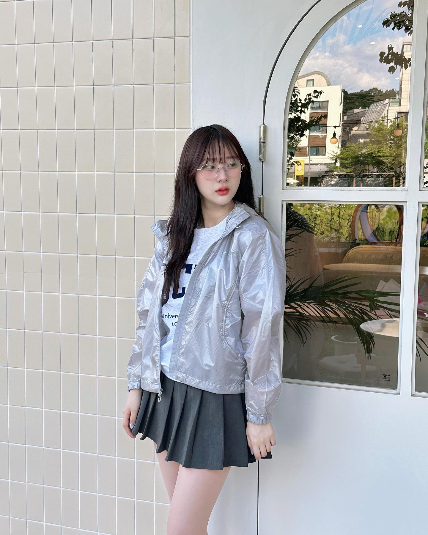 #협찬 

나도 긱시크 무드 안경 착용 해따 🤓
휠라 바람막이 실버 넘예임 ~ෆ 
진짜 가벼운데 반팔에 입기 딱이야 !

fila_korea
matikplak 

#바람막이 #휠라바람막이 #휠라 #
필라 #필라바람막이#휠라퍼텍스