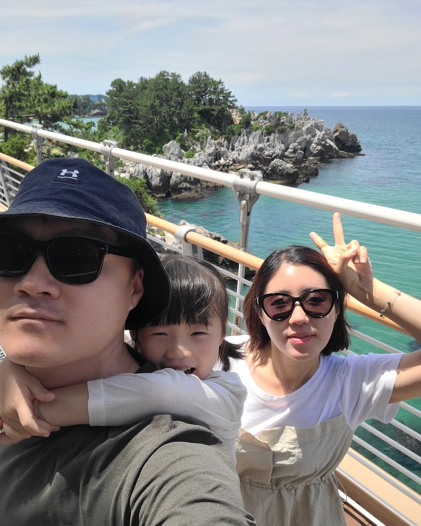 🍀
#20240724

집에 가기 전에 구경하고 
바다가 보이는 곳에서 커피한잔💙
강원도 여름휴가 다 맛있고 행복했다
에너지 충전했으니 다시 일상으로 돌아가자👊

#강원도여행#2박3일#호캉스#여유있는여행
#오빠항상고마워#앞으로도더건강하고행복하자