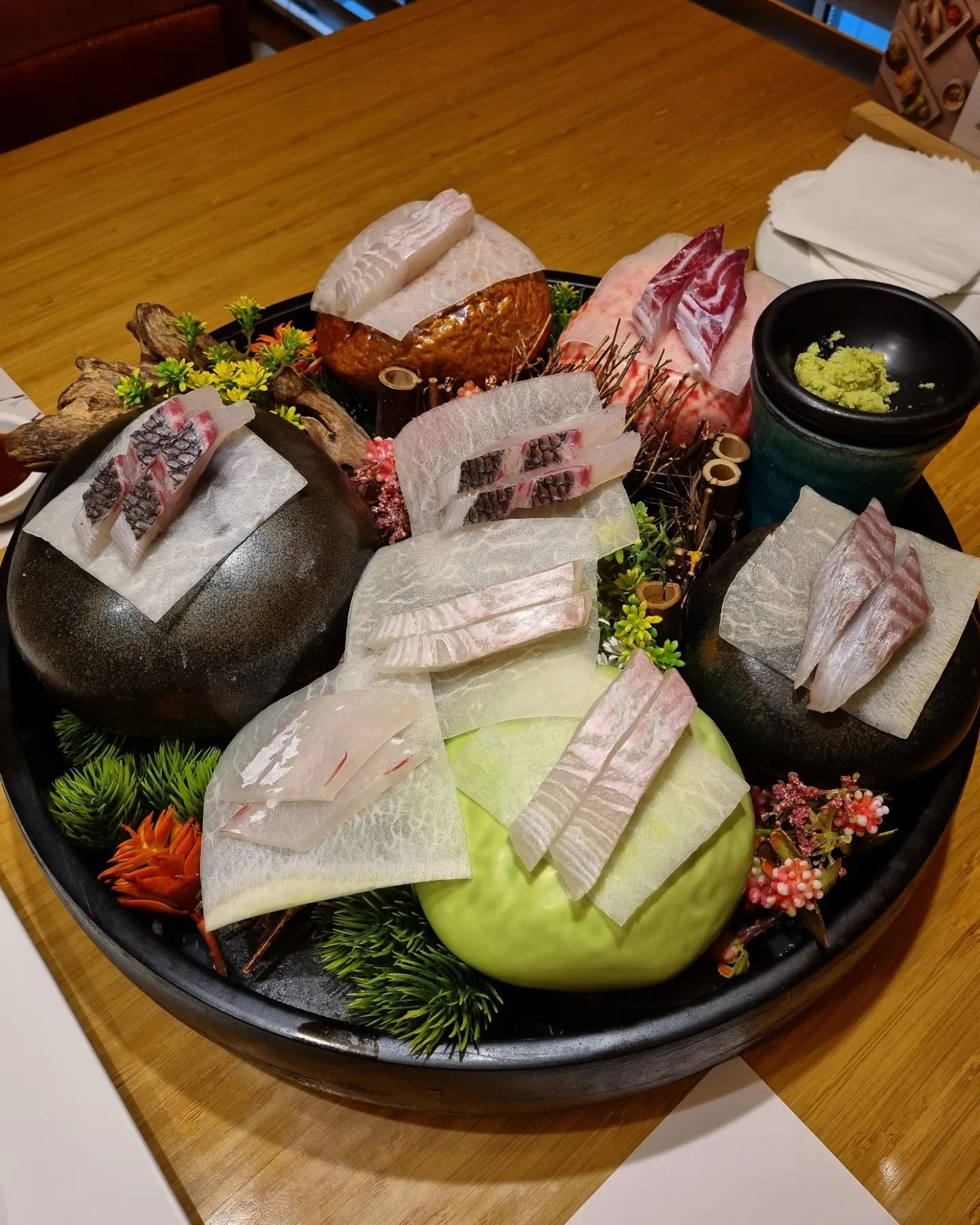 ⠀
일욜 점심부터 갑자기 회가 땡겨서
찾다 찾다가 오랜만에 삿뽀로🍣🥢
회를 술 안주가 아닌 밥처럼 먹는
사람 나야 나ㅋㅋㅋ 👋🤤😋
⠀
⠀
⠀
⠀
⠀
⠀
⠀
#삿뽀로
#압구정맛집
