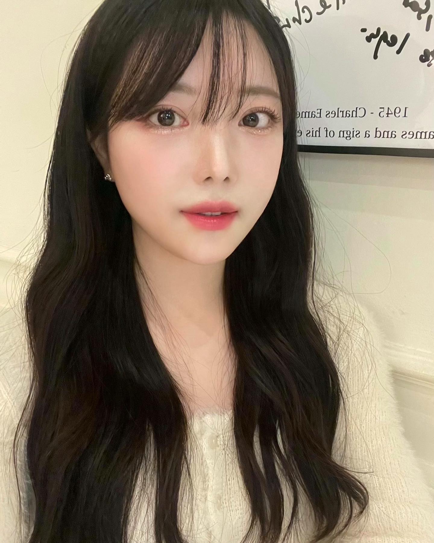 #앞머리 내렸다 넘겼다만 몇번째••?

#카페무니
#압구정카페추천
#美妝分享 
#韓國生活
#韓國咖啡廳
#穿搭日記