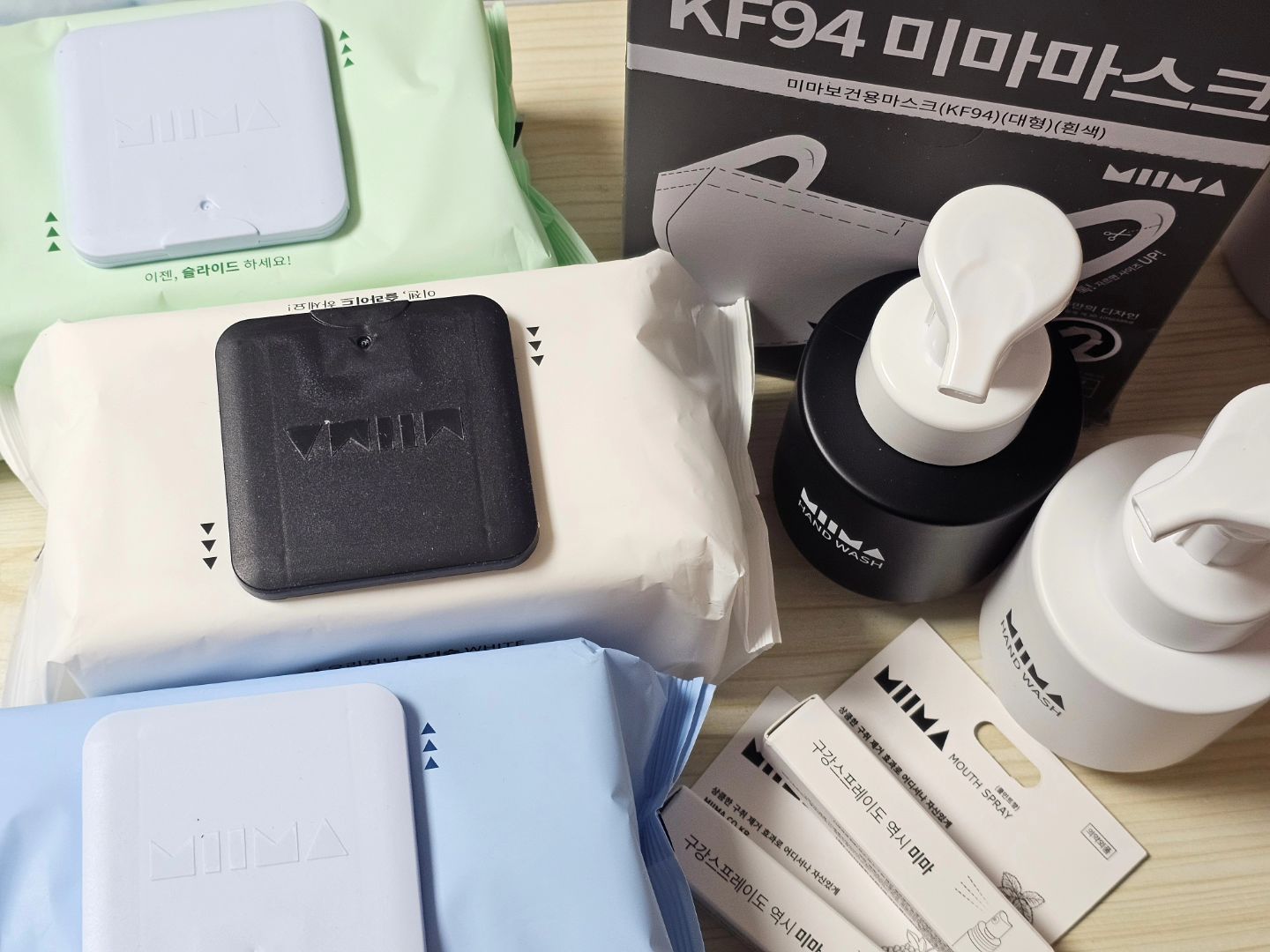 슬라이드 물티슈 진짜 신기하고 좋다~
물티슈 한장씩 나옴~!! 완전 짱인데!!
마스크는 대형했더니 너무 크다..
M할껄 그랬나 ㅋㅋ
#미마마스크  #미마물티슈  #미마구강스프레이  #미마핸드워시 #챌린저스랜선대회 miima_korea chlngers