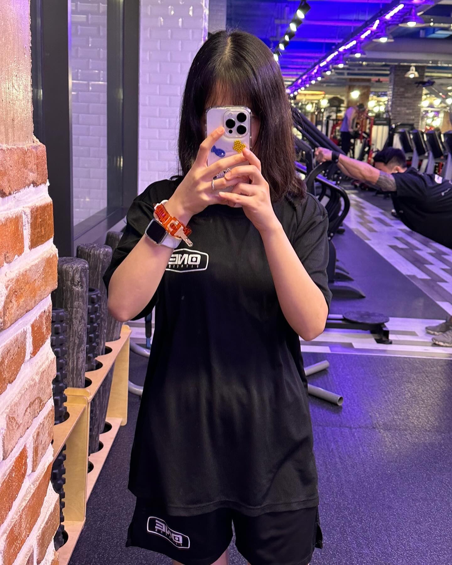 저만의 #골드스토리 는 게으른 정신을 이겨내고 헬스장에 가서 땀을 쫙 뺀 뒤 상쾌한 기분을 느끼는 것 !!
흐물흐물한 마음이 언제 그랬냐는 듯 단단해지는 걸 느낄 수 있어서 정말 좋아요 🥰
건강하고 또렷하게 인생을 살아나가는 데에 운동만큼 좋은 것도 드물다고 생각합니다!
좋아하는 것을 가장 잘 즐기기 위한 여러분의 골드스토리는 무엇인가요?

#멀츠에스테틱스 #처음부터울쎄라 #울쎄라골드스토리